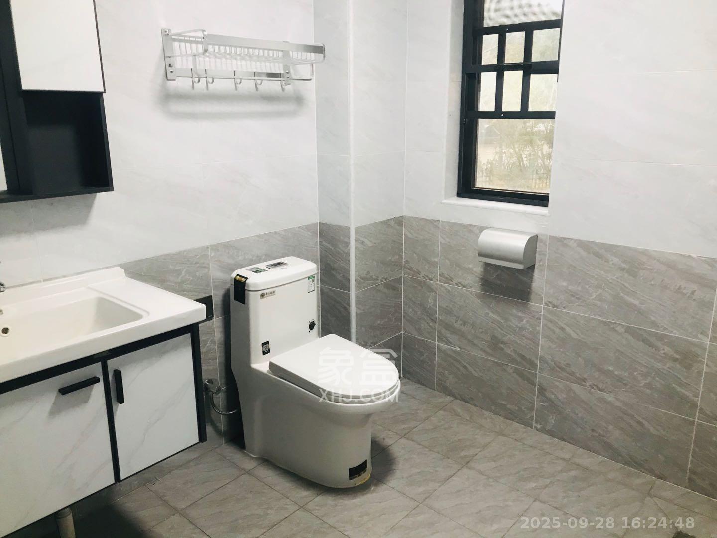 中建嘉和城  4室2厅2卫   3500.00元/月室内图