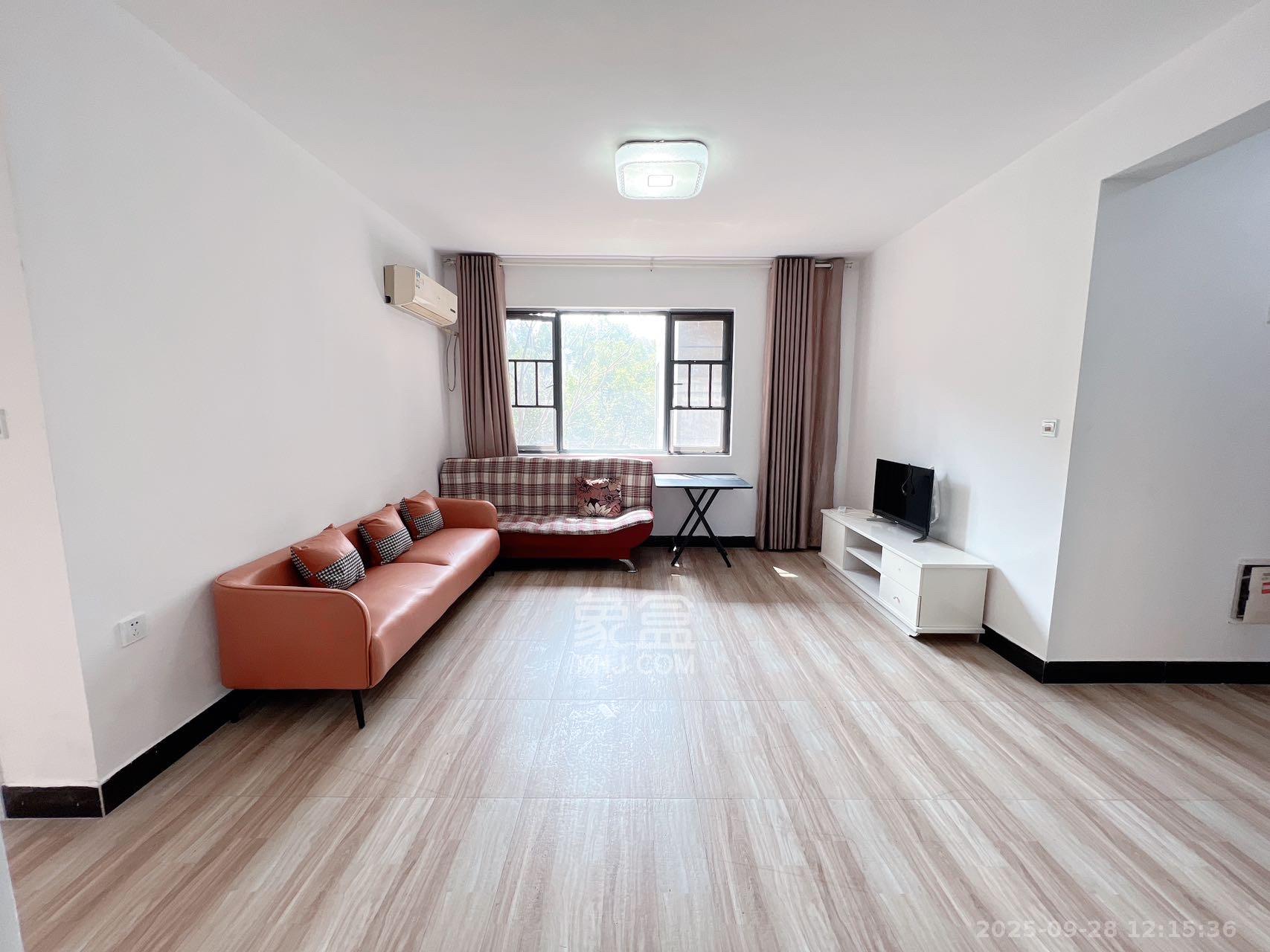 荣盛花语书苑 3室1厅1卫 2500.0元/月 荣盛花语书苑 3室1厅1卫 2500.0元/月室内图