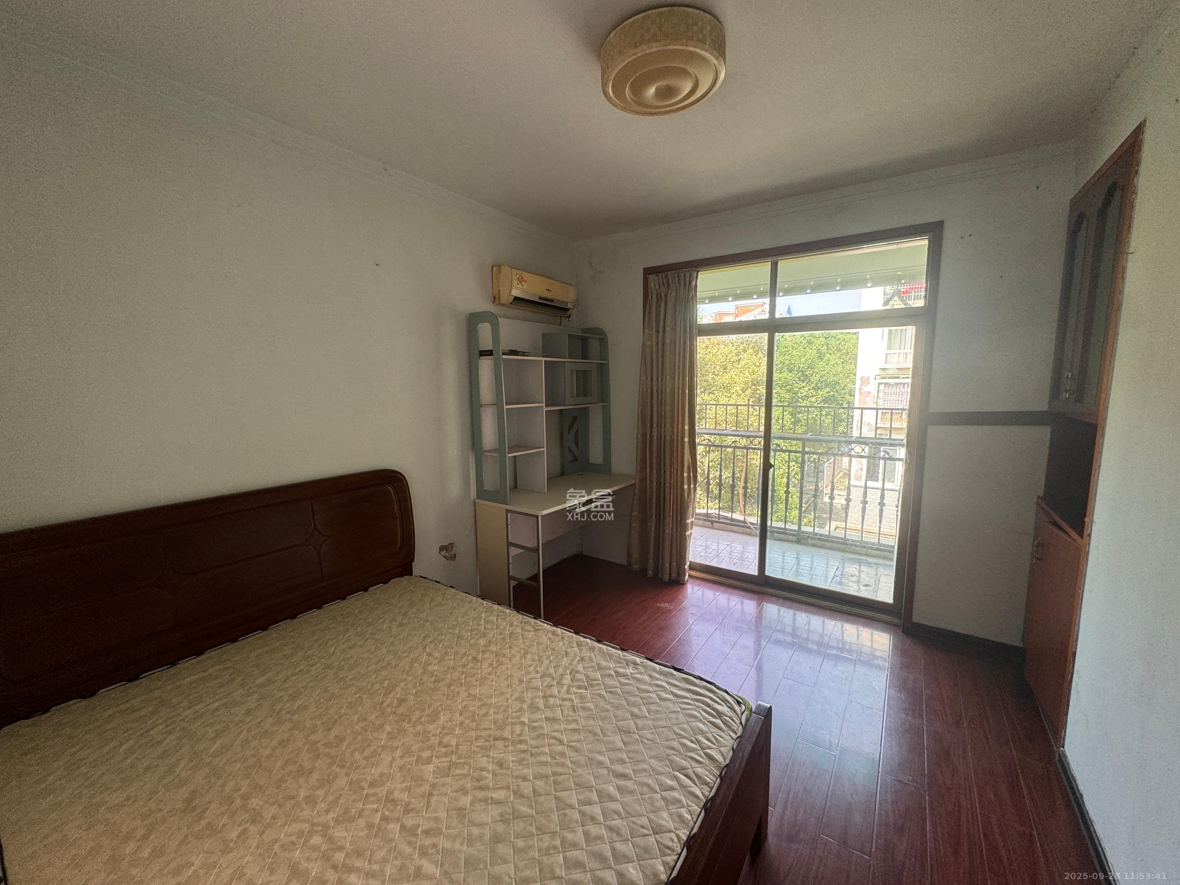 景香苑 3室2厅2卫 2400.0元/月 景香苑 3室2厅2卫 2400.0元/月室内图