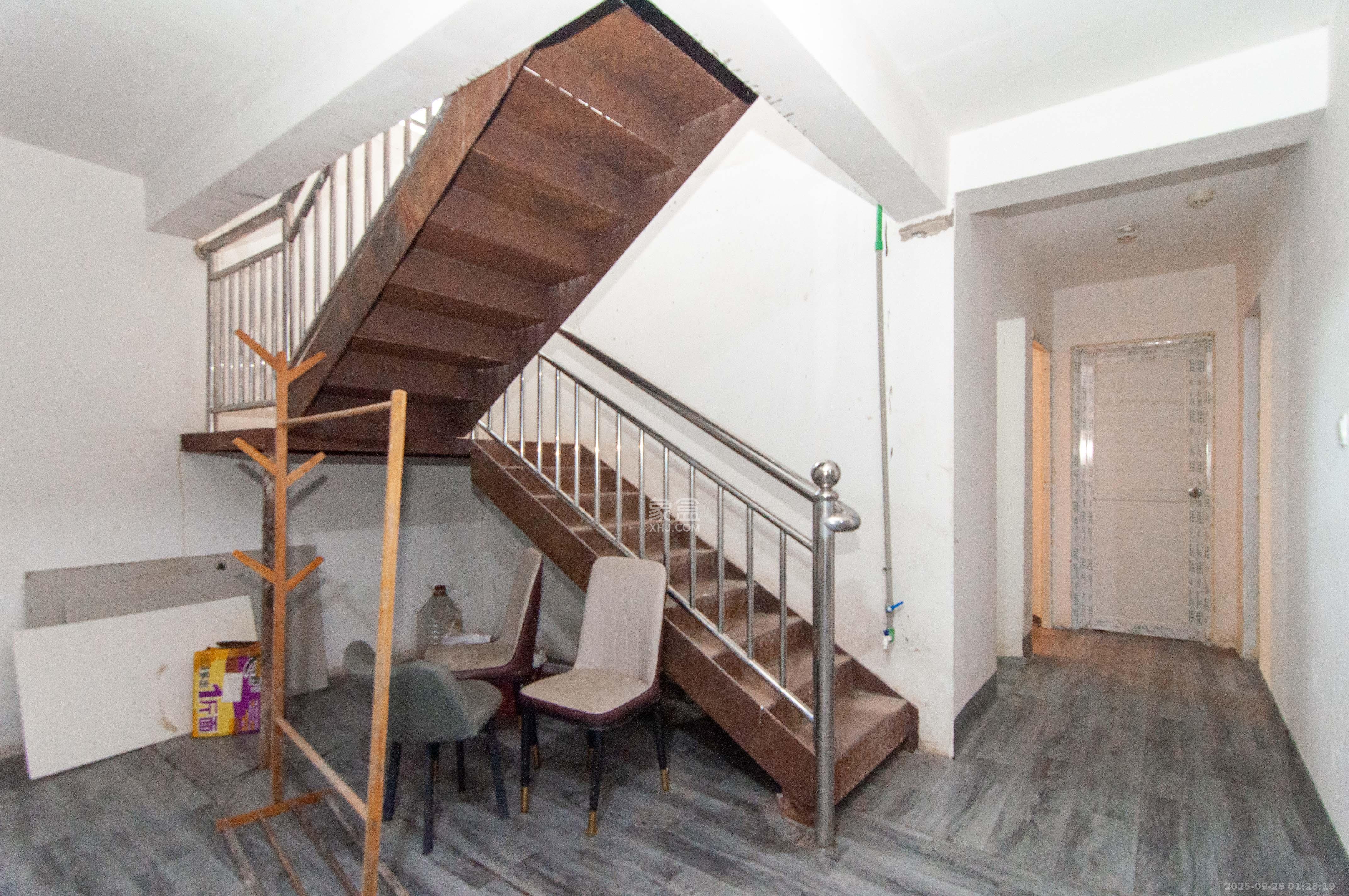 金茂梅溪湖 7室3厅3卫 388.0万 金茂梅溪湖 7室3厅3卫 388.0万其他