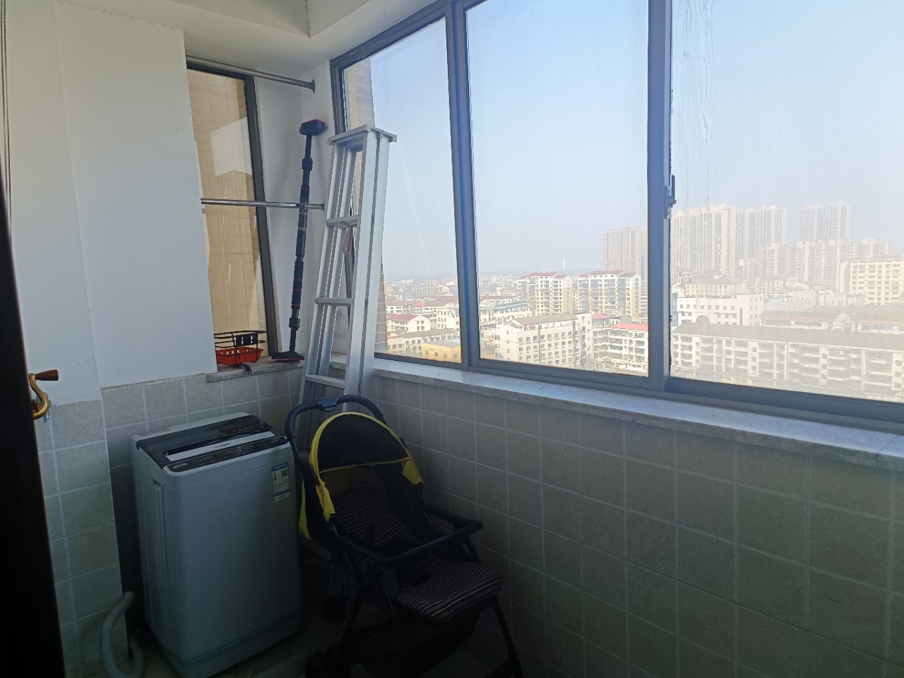 御景华庭  4室2厅2卫   2000.00元/月室内图
