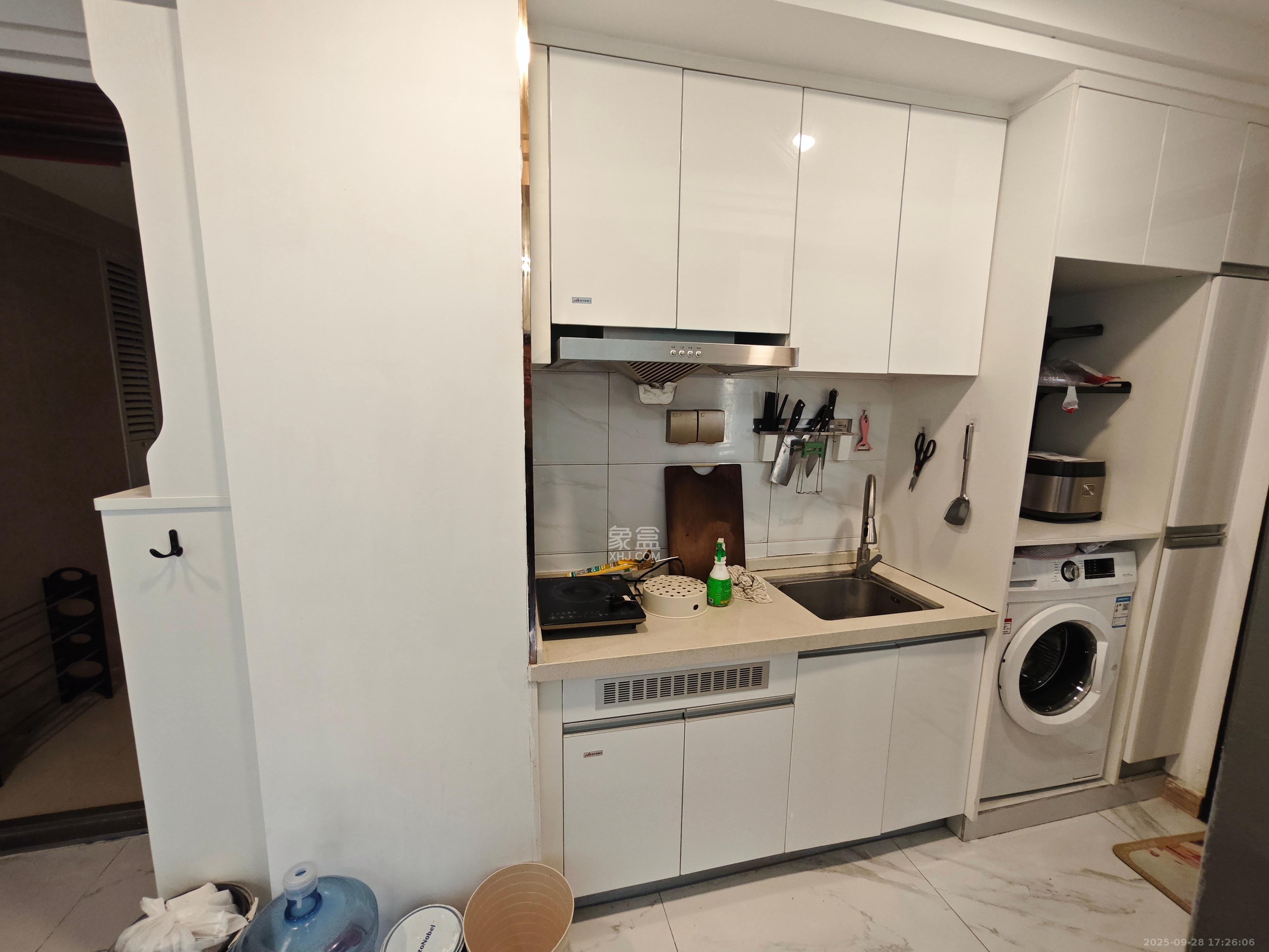 碧桂园城市之光  1室2厅1卫    2200.0元/月室内图