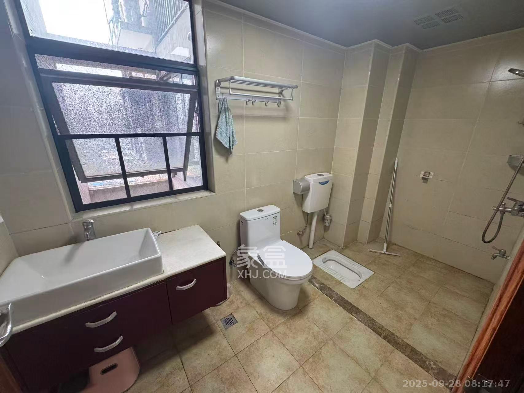 通泰梅岭苑 2室2厅1卫 2600.0元/月 通泰梅岭苑 2室2厅1卫 2600.0元/月室内图