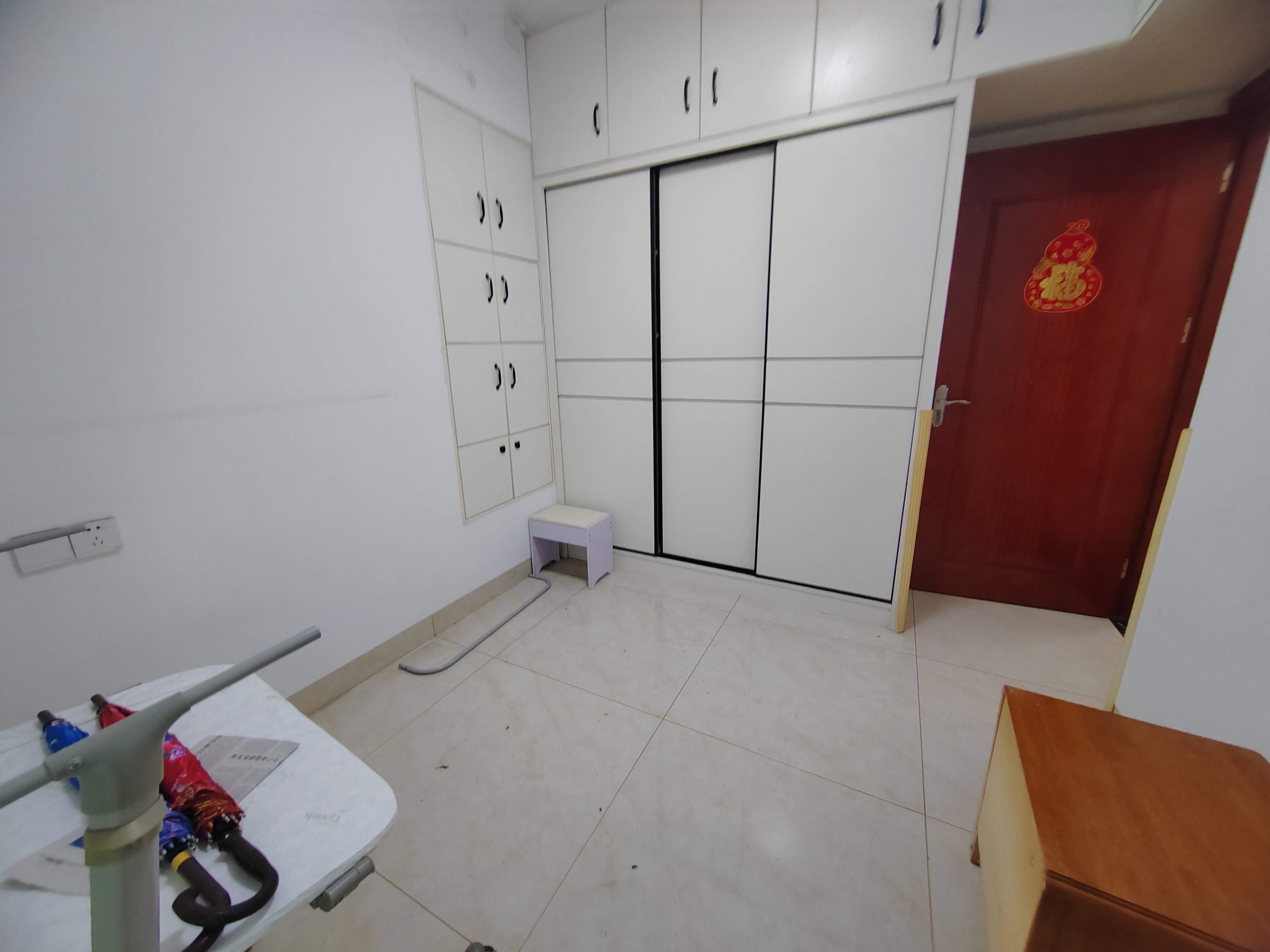 蓝海瑞园 1室1厅1卫 2400.0元/月 蓝海瑞园 1室1厅1卫 2400.0元/月室内图