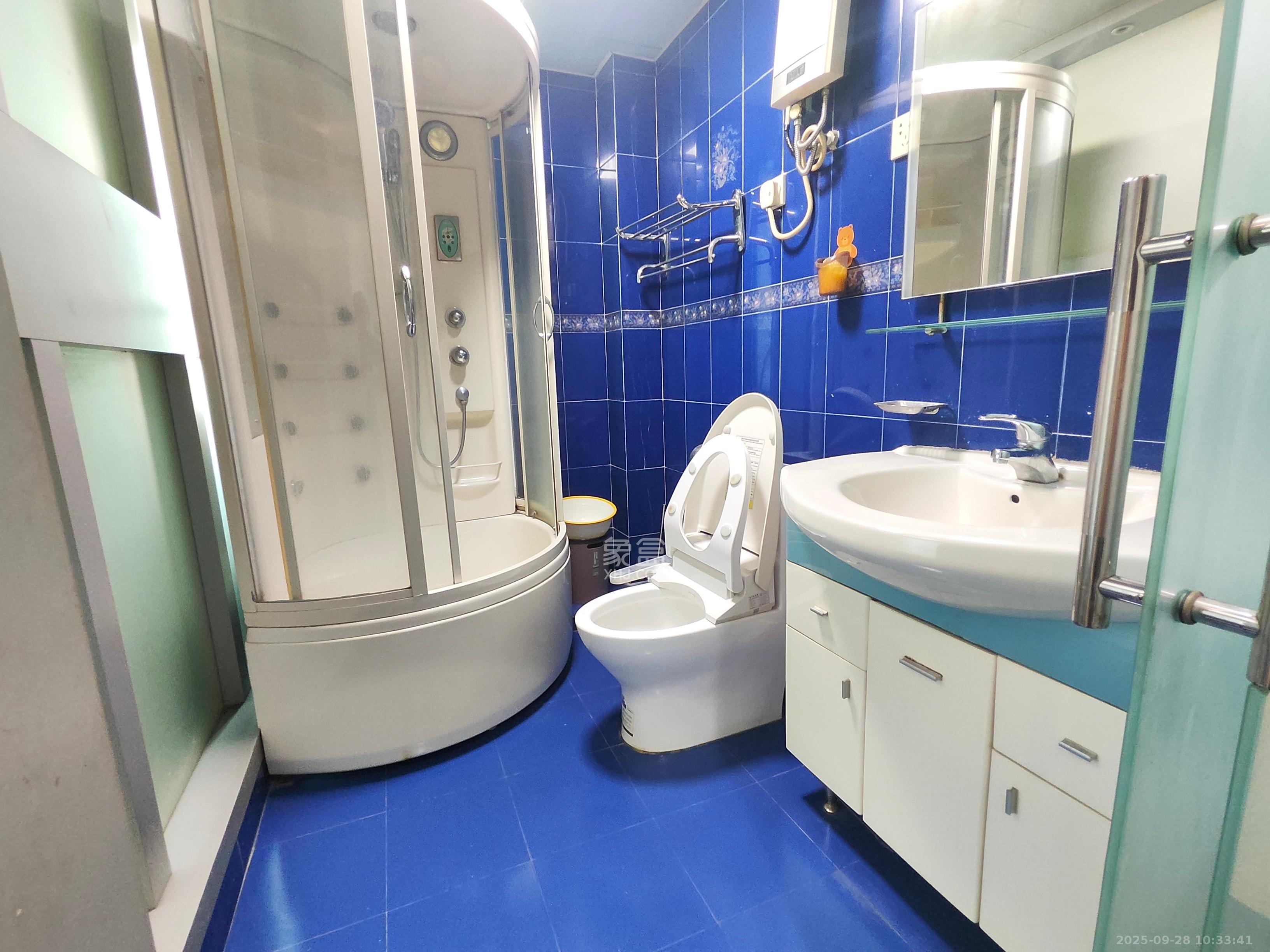 颐美园 4室1厅2卫 2900.0元/月 颐美园 4室1厅2卫 2900.0元/月室内图