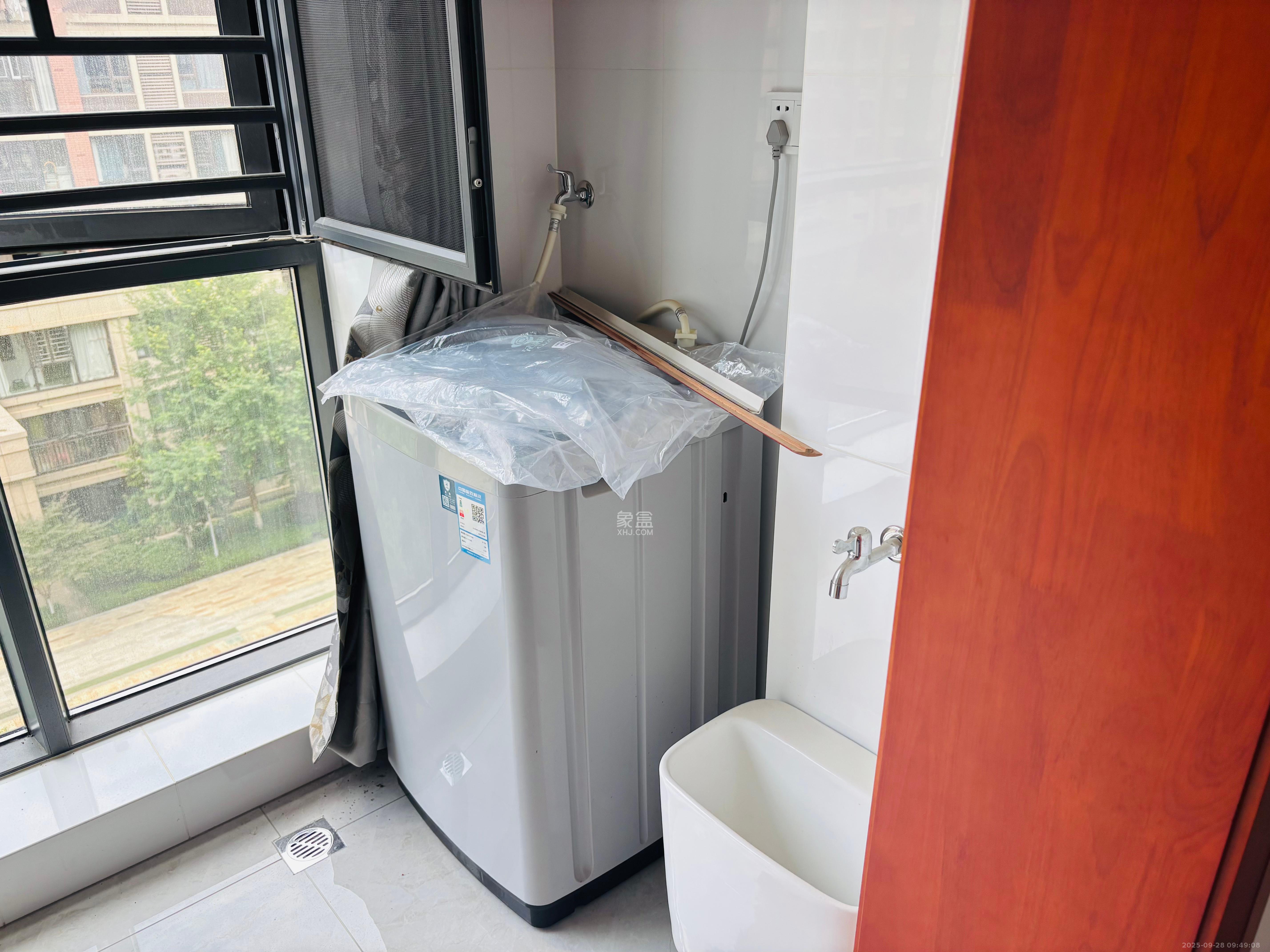 鑫远翡丽郡（鑫远翡丽雅苑）  3室2厅1卫   2800.00元/月室内图