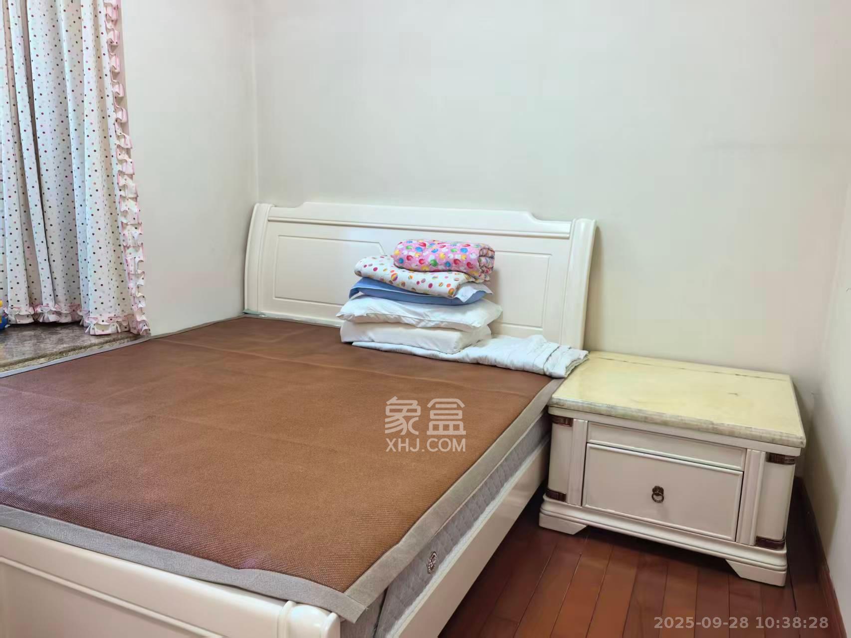 江山帝景雅典 3室2厅1卫 2000.0元/月 江山帝景雅典 3室2厅1卫 2000.0元/月室内图