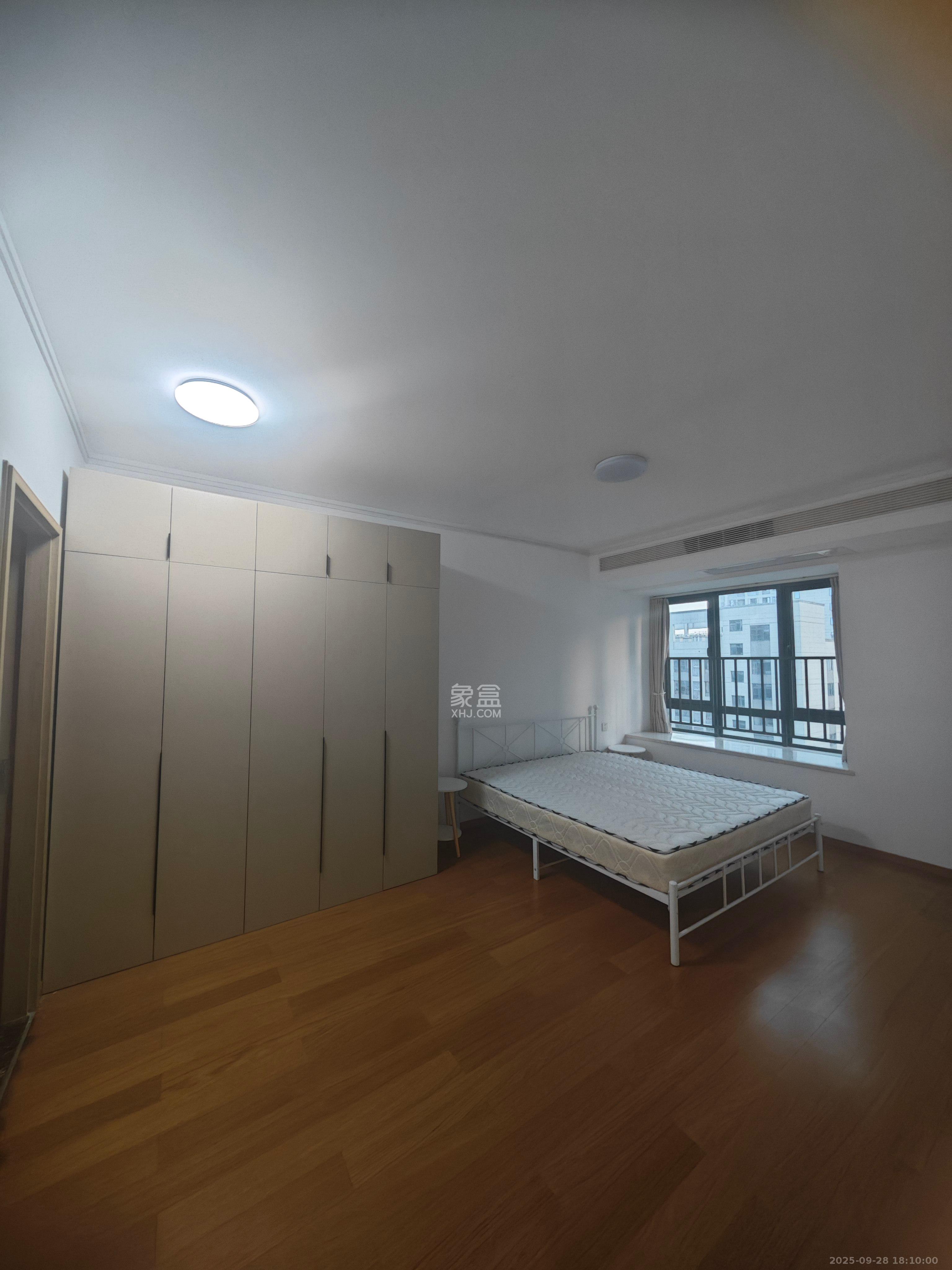 清控湖山雅居南区  4室2厅2卫    3300.0元/月室内图