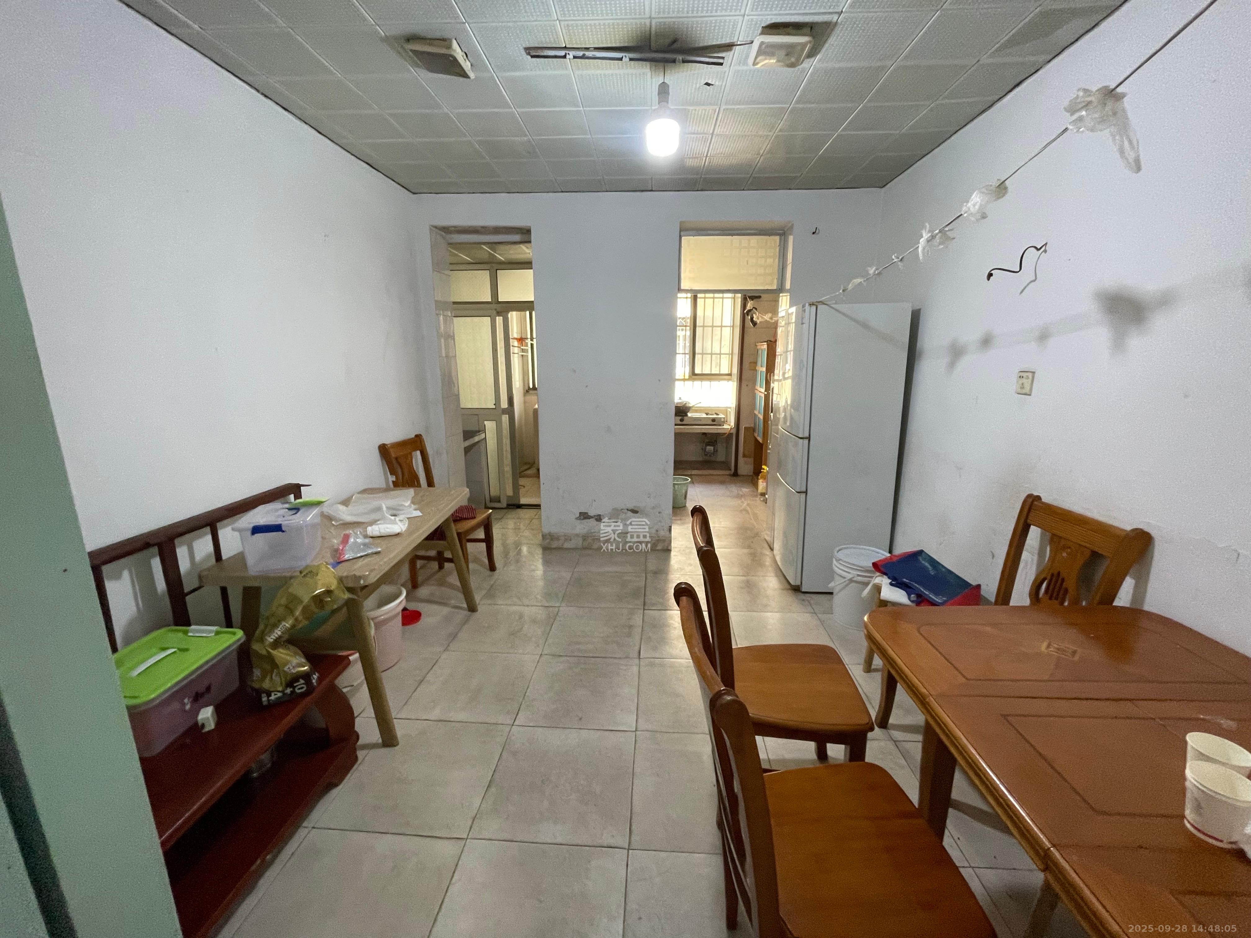 省卫生厅宿舍  3室2厅2卫    2300.0元/月 省卫生厅宿舍  3室2厅2卫    2300.0元/月室内图