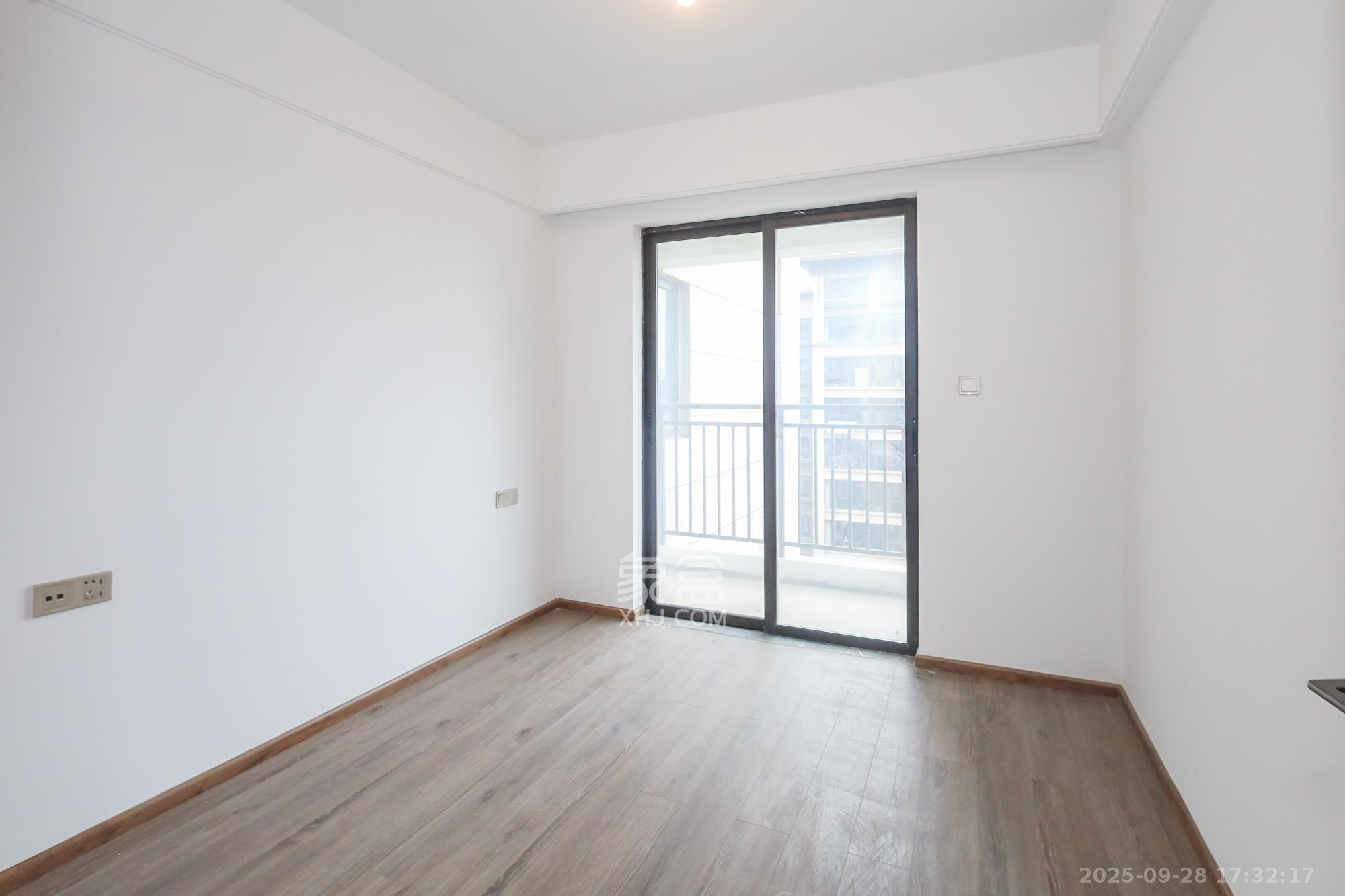 金茂建发泊悦 4室2厅2卫 228.0万 金茂建发泊悦 4室2厅2卫 228.0万卧室