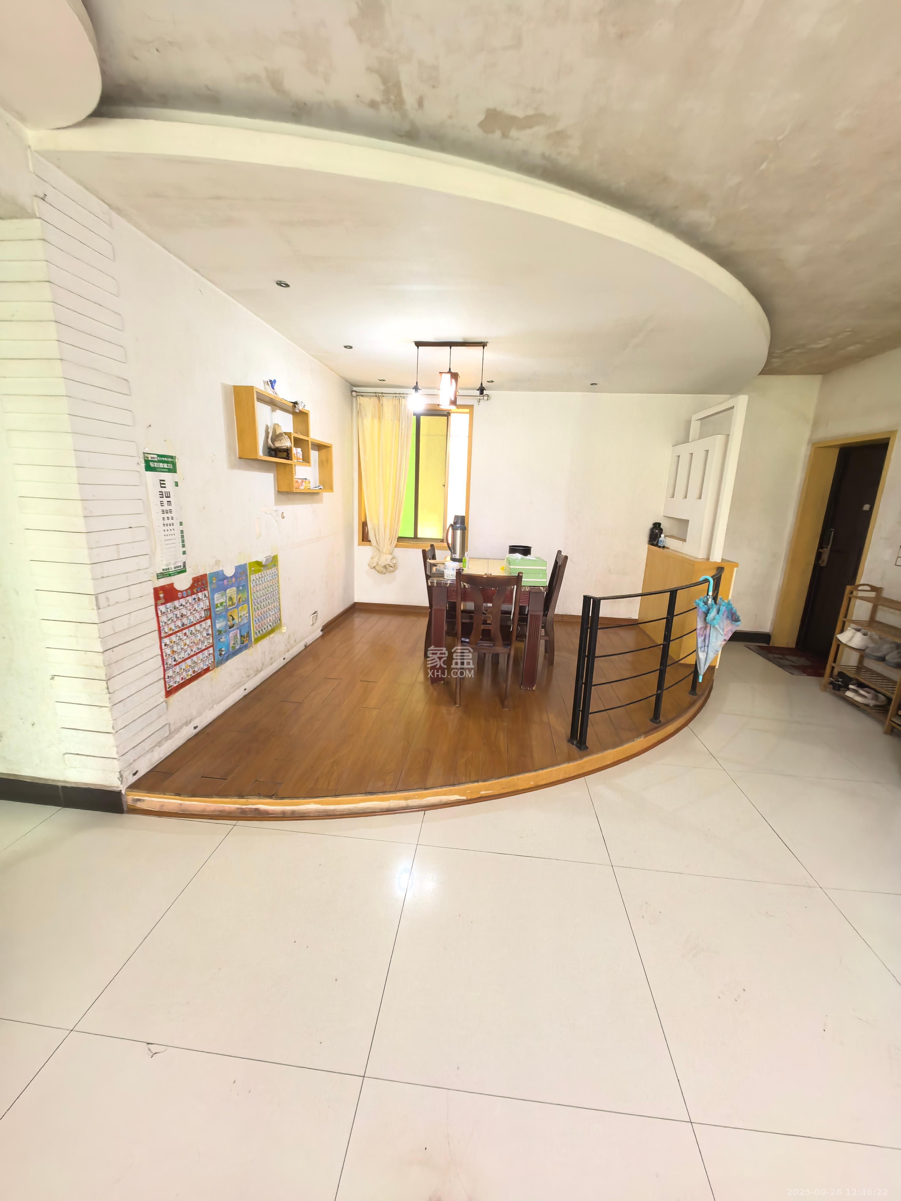 麓谷加州阳光 1室2厅2卫 2500.0元/月 麓谷加州阳光 1室2厅2卫 2500.0元/月室内图