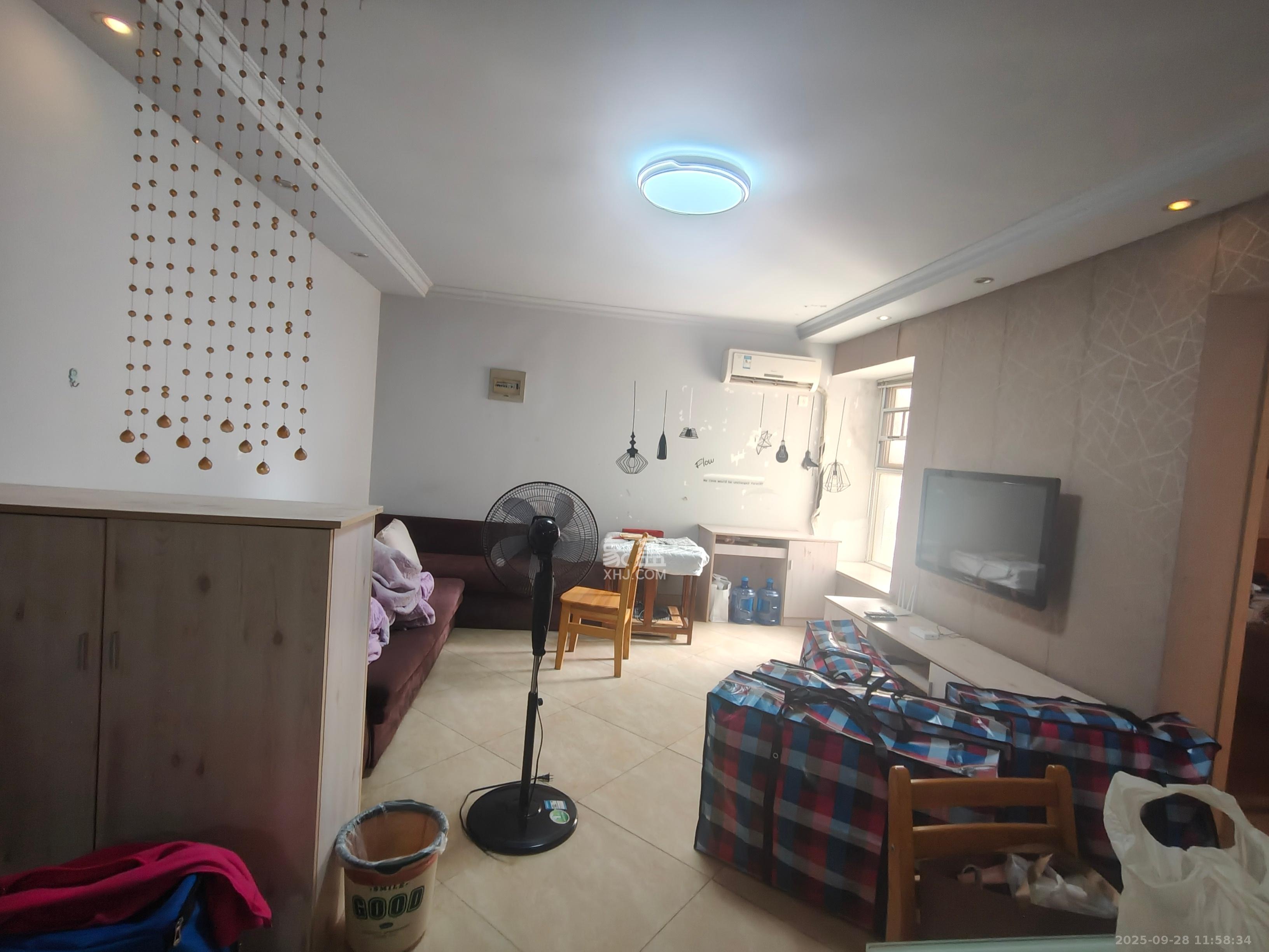 中建桂苑  1室2厅1卫   1700.00元/月