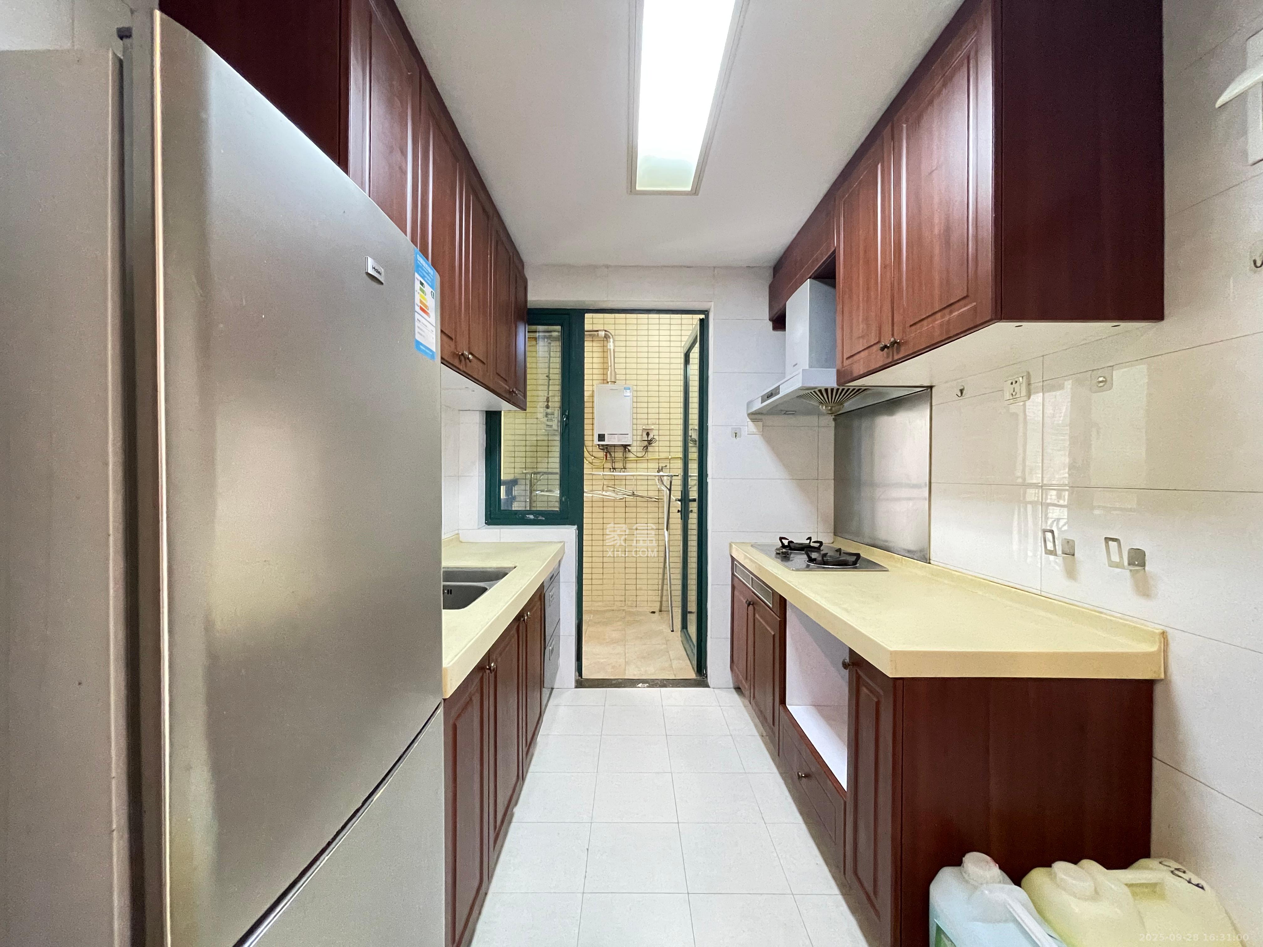 恒大名都  3室2厅1卫    2000.0元/月室内图