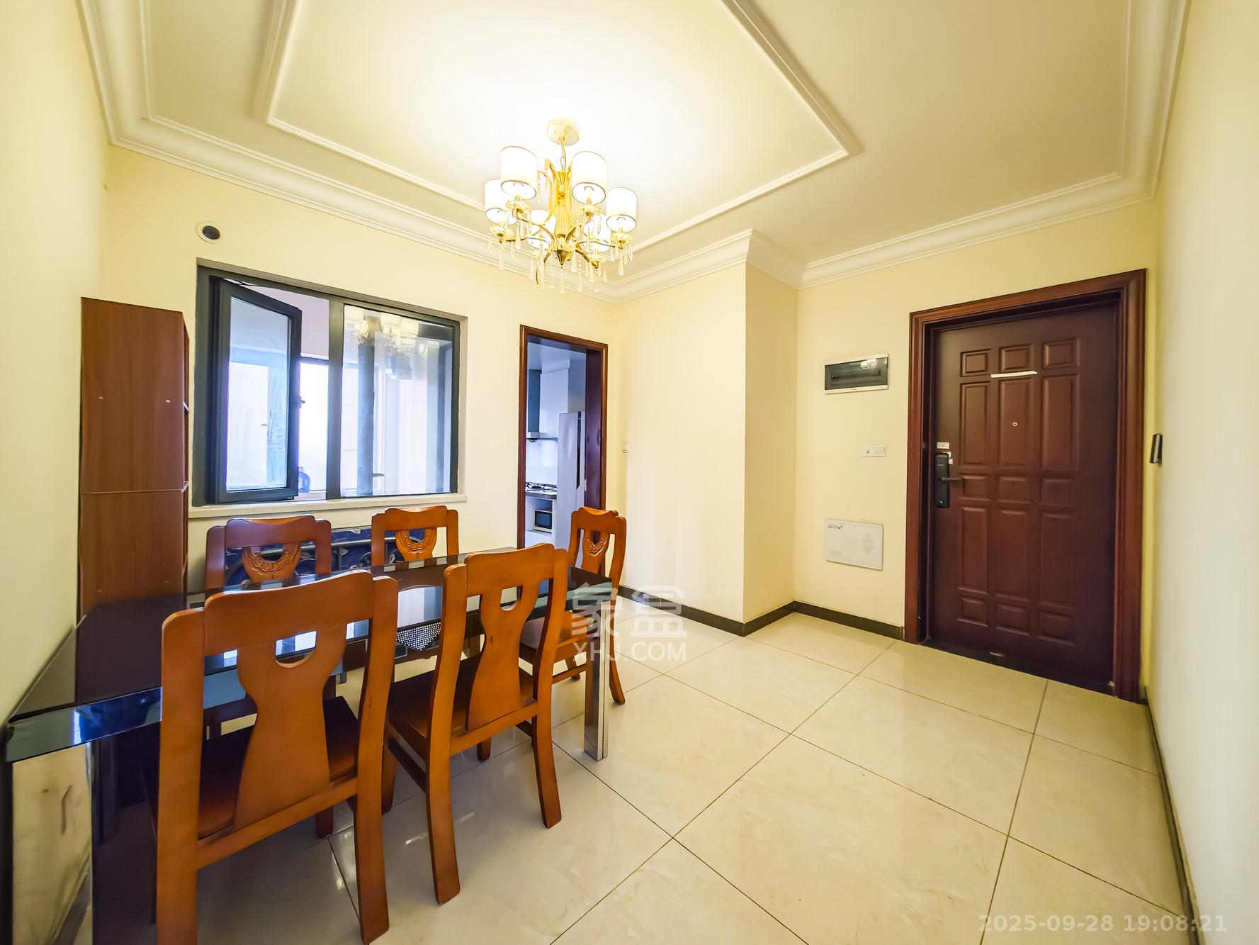 恒大御景天下城一期 4室2厅2卫 95.0万 恒大御景天下城一期 4室2厅2卫 95.0万客厅