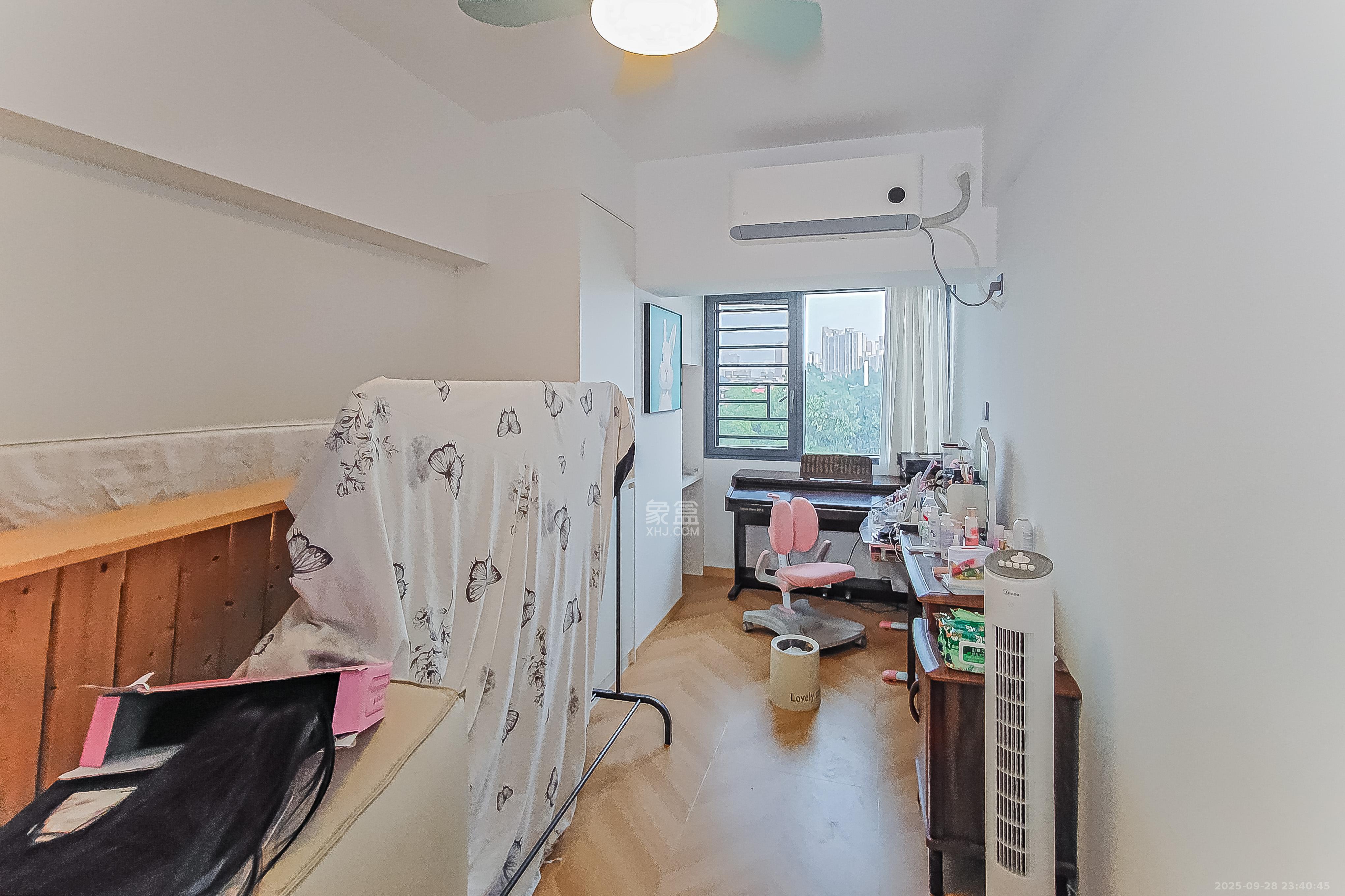 在水一方 4室2厅2卫 110.0万 在水一方 4室2厅2卫 110.0万卧室