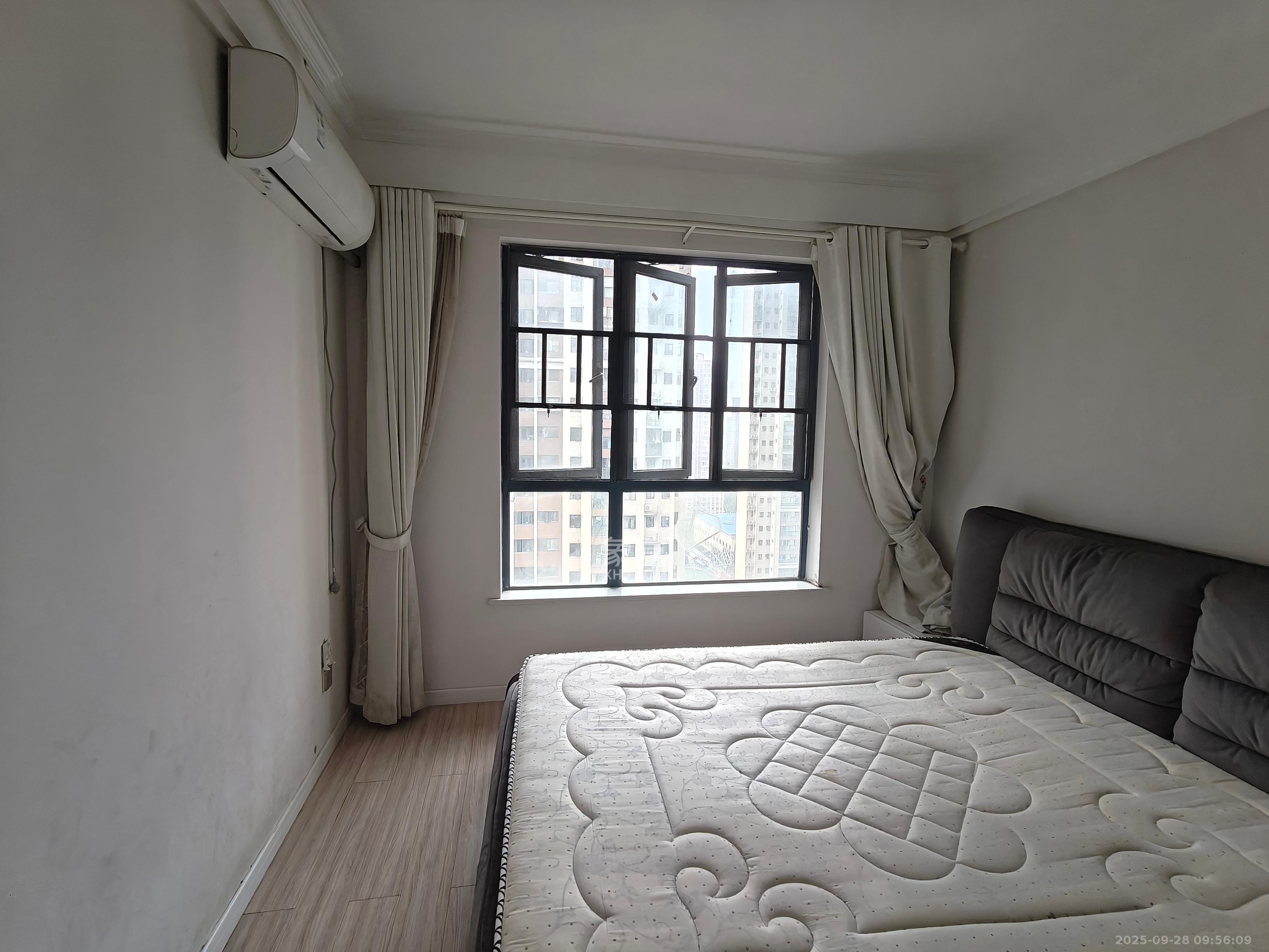 筑梦星园  4室2厅2卫    2400.0元/月室内图