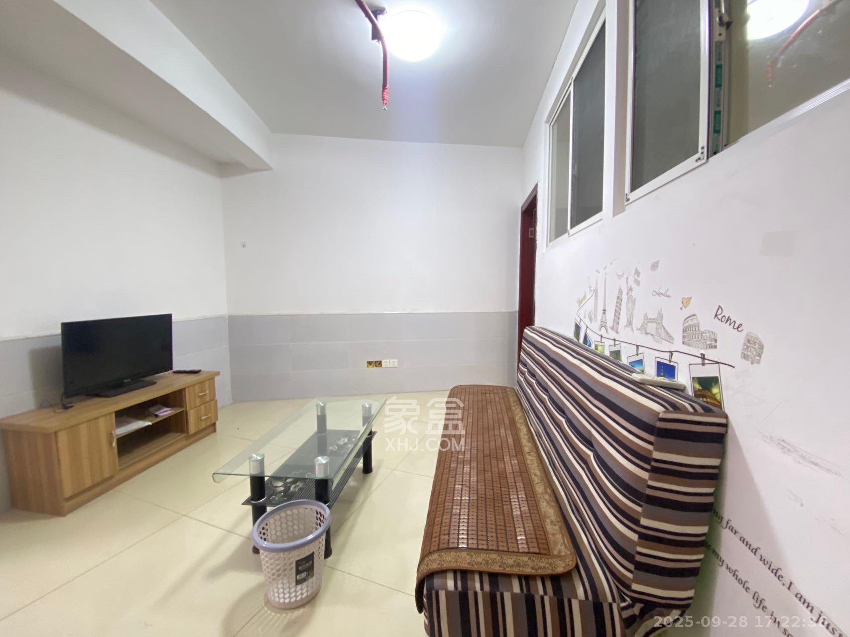 湖韵佳苑 1室1厅1卫 1500.0元/月 湖韵佳苑 1室1厅1卫 1500.0元/月室内图