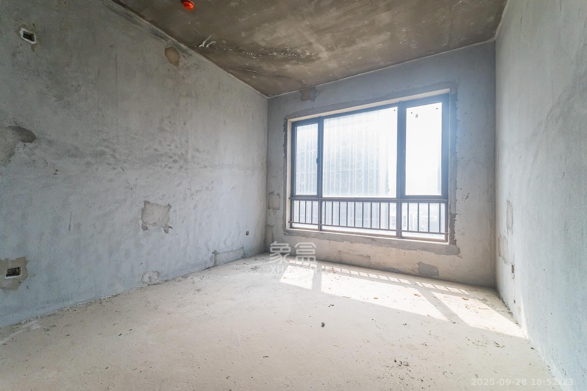 国泰九龙湾  3室2厅1卫    65.0万其他