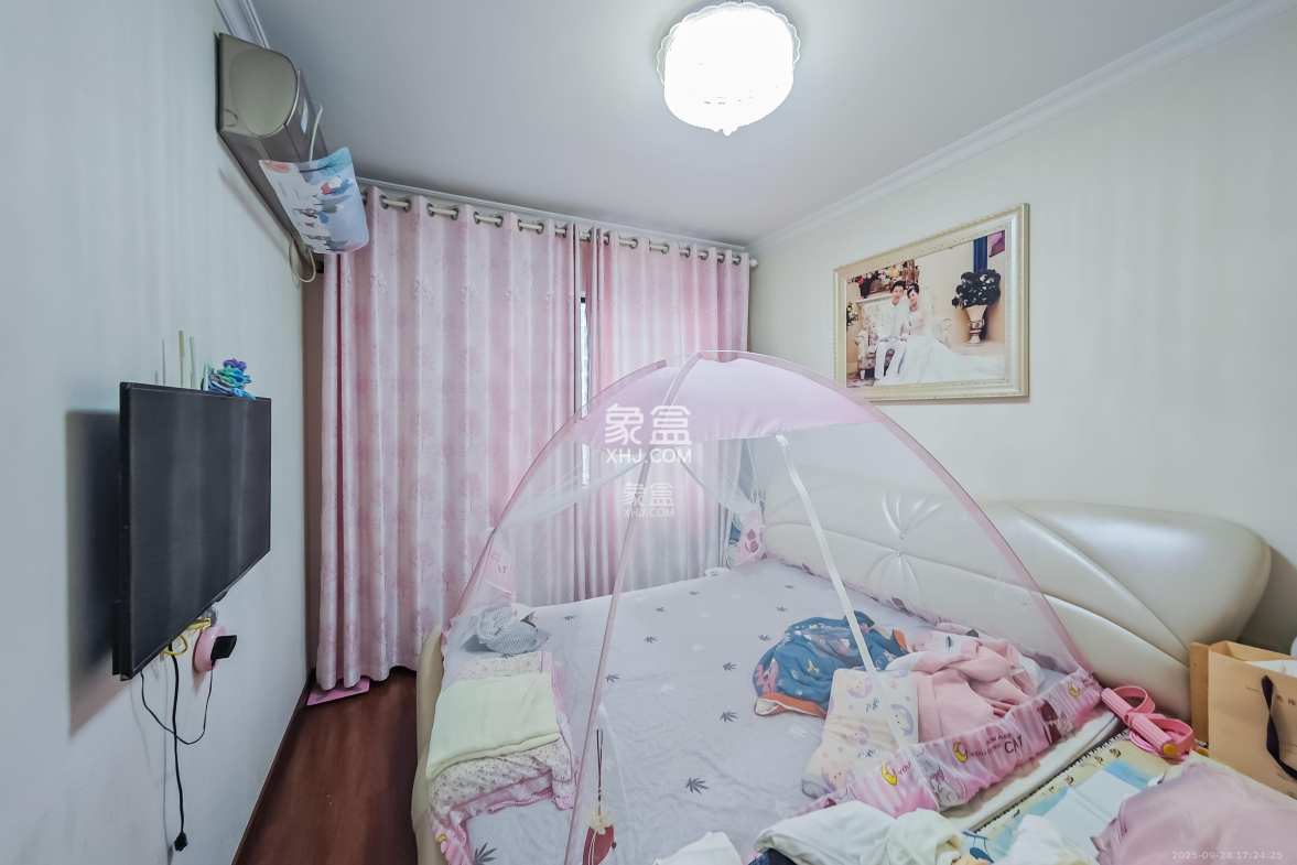 五江天街北区 4室2厅2卫 125.0万 五江天街北区 4室2厅2卫 125.0万卧室