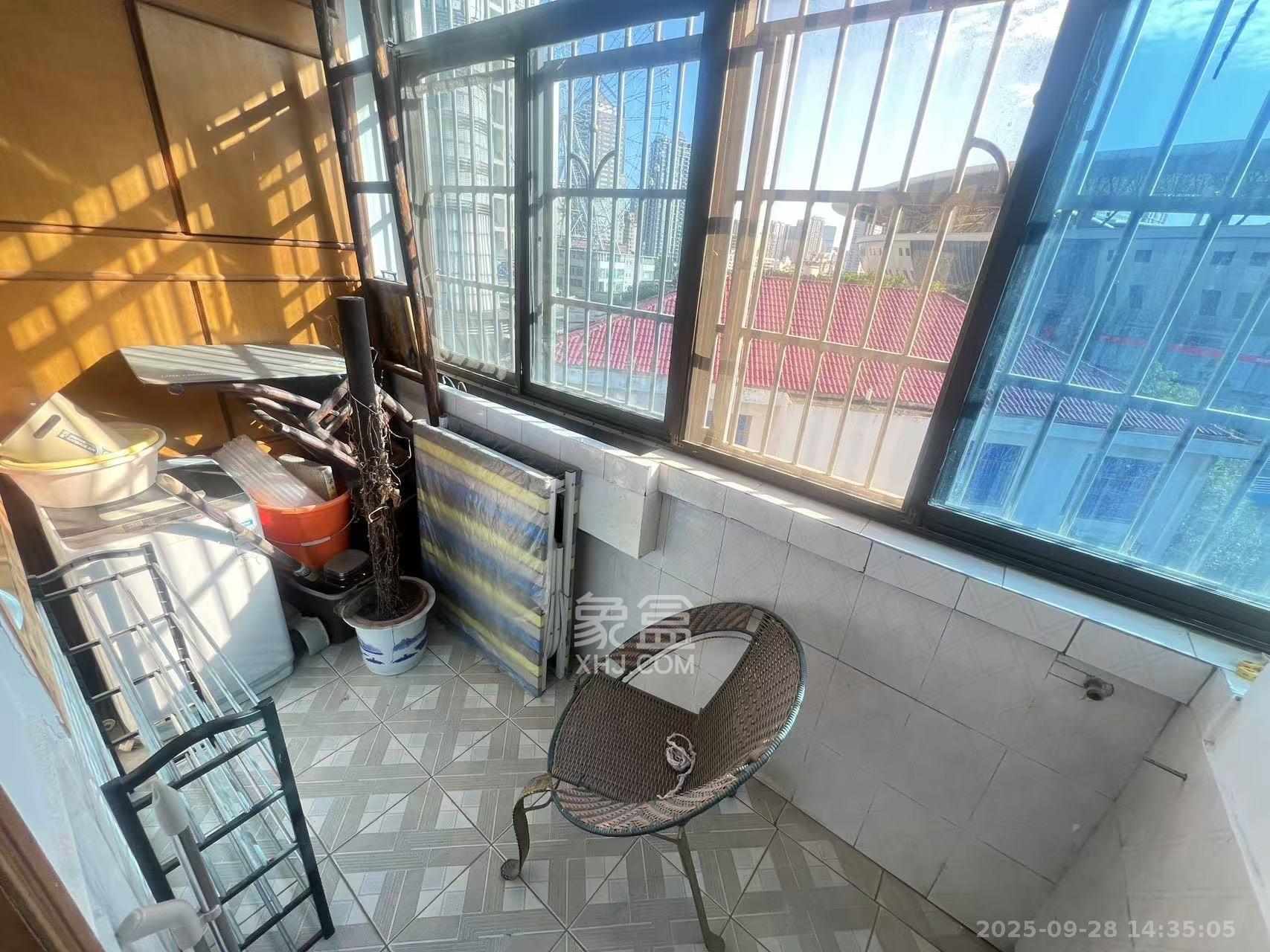 红龙庙小区 2室1厅1卫 1600.0元/月 红龙庙小区 2室1厅1卫 1600.0元/月室内图