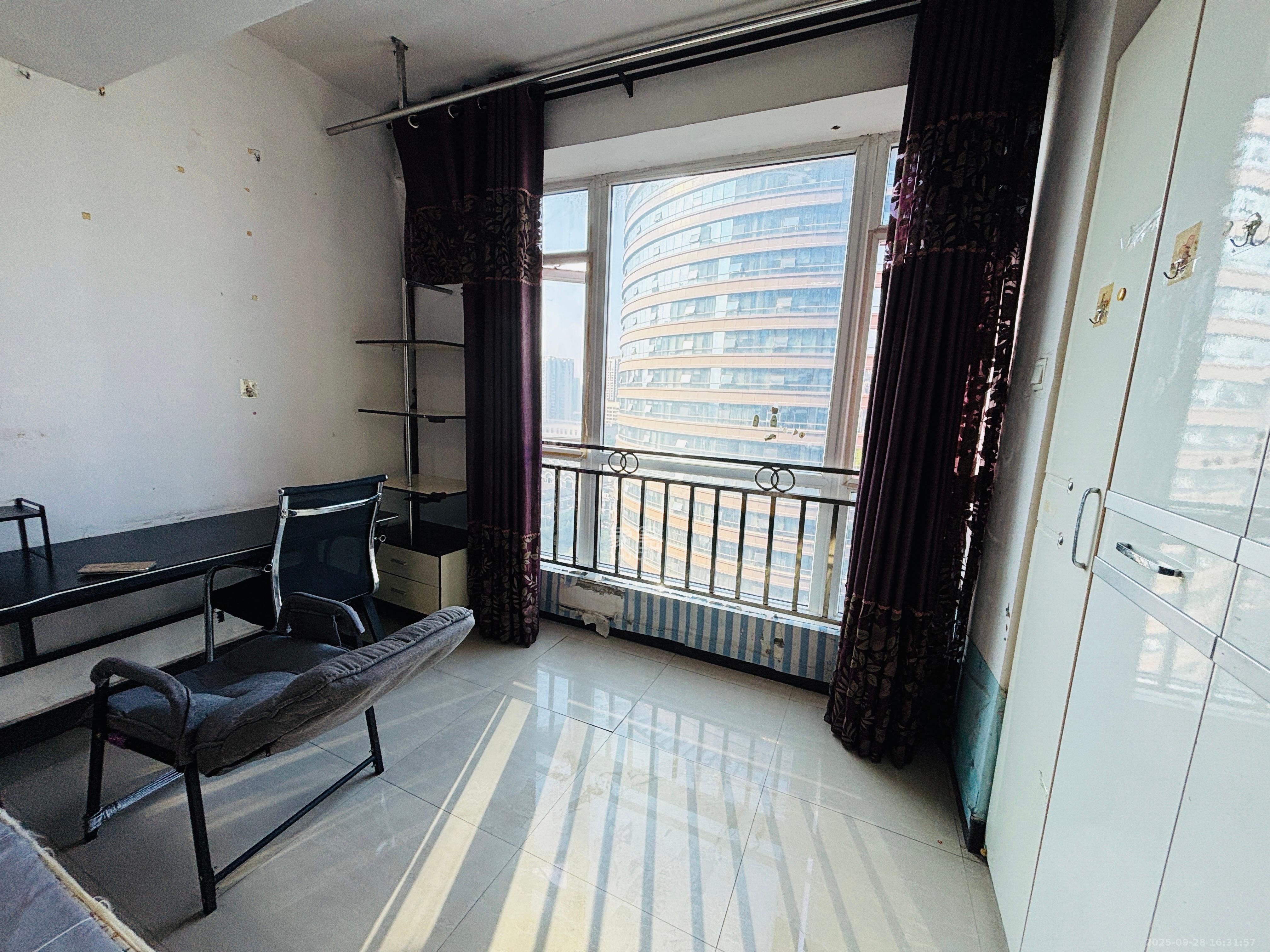 长城华都 1室1厅1卫 1300.0元/月 长城华都 1室1厅1卫 1300.0元/月室内图