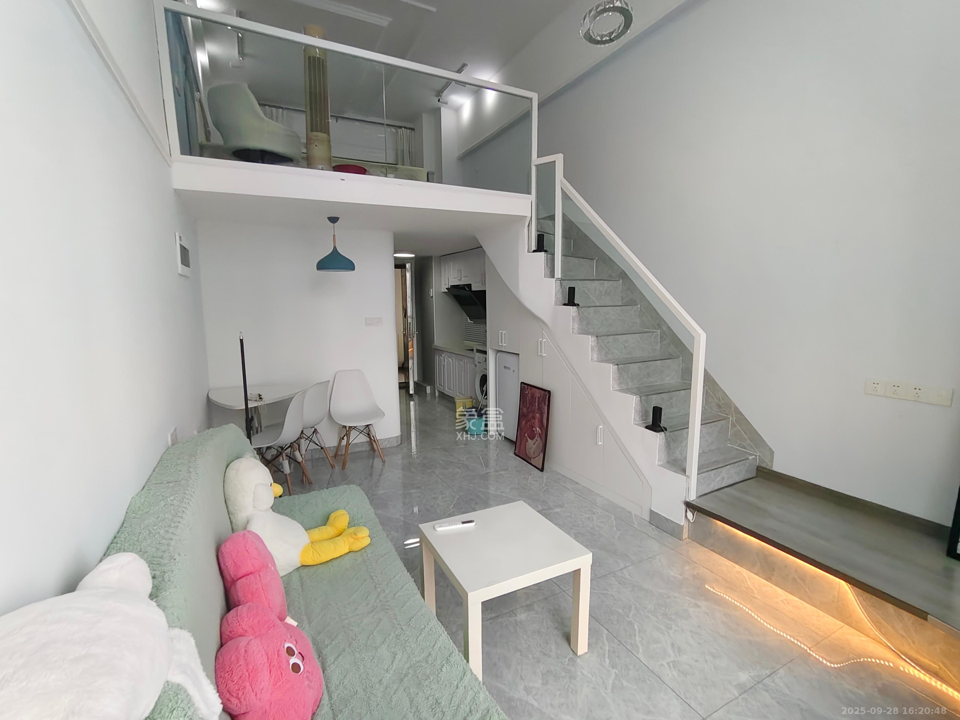 梅溪湖金茂湾 1室1厅1卫 1800.0元/月 梅溪湖金茂湾 1室1厅1卫 1800.0元/月室内图