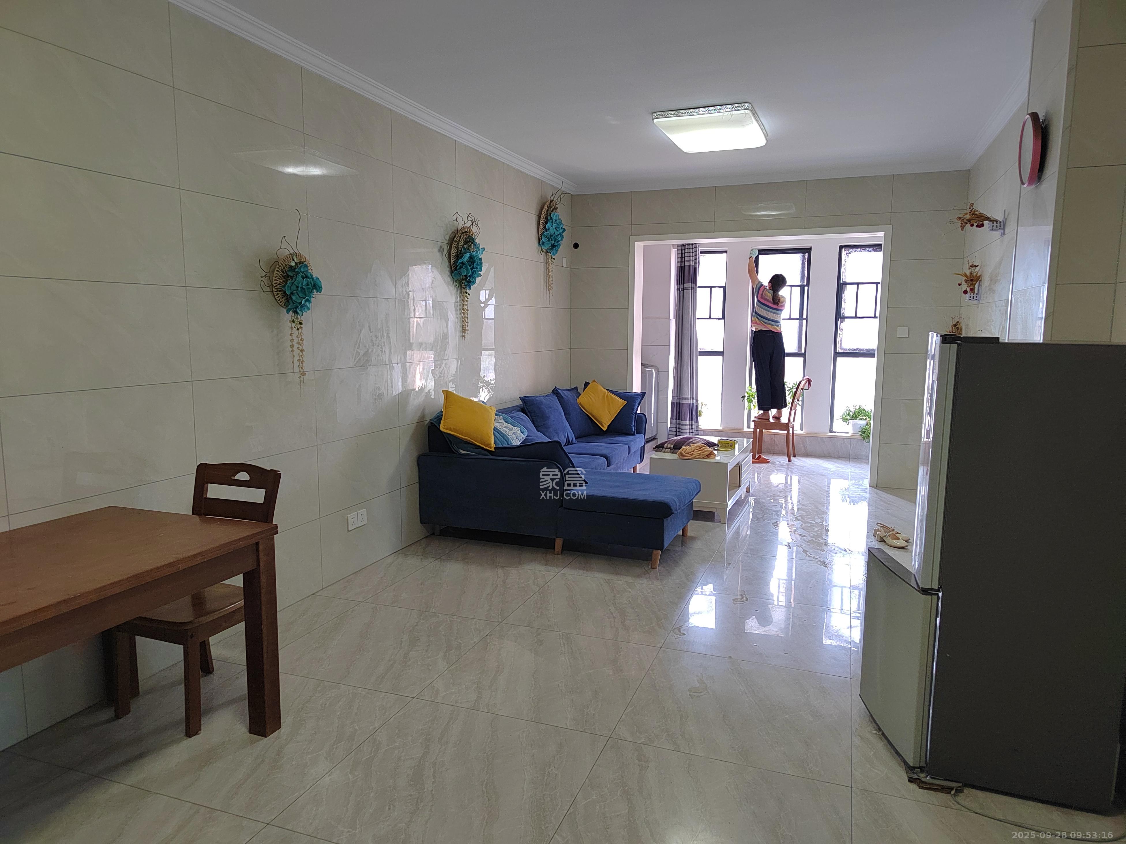 天悦和苑一期 1室2厅1卫 1600.0元/月 天悦和苑一期 1室2厅1卫 1600.0元/月室内图