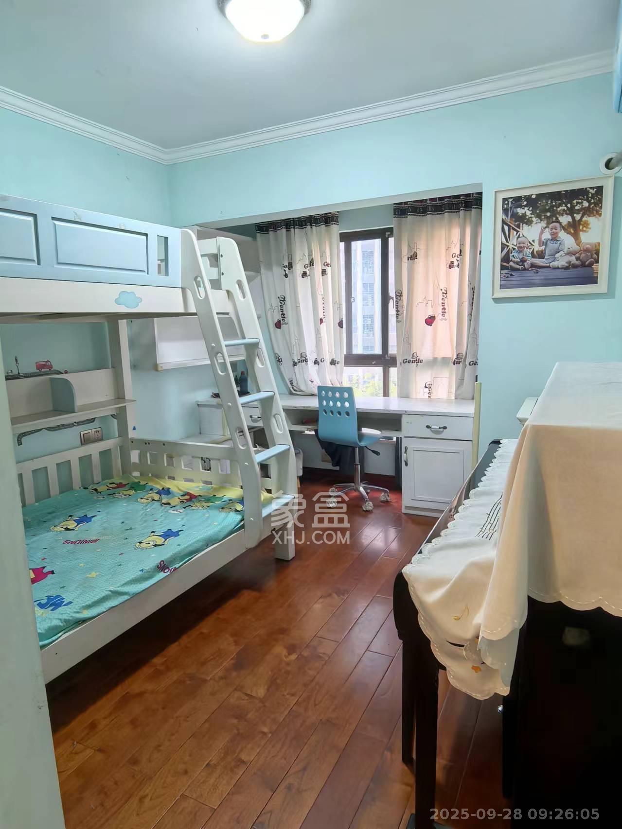 绿地中央广场  3室2厅1卫    3300.0元/月室内图