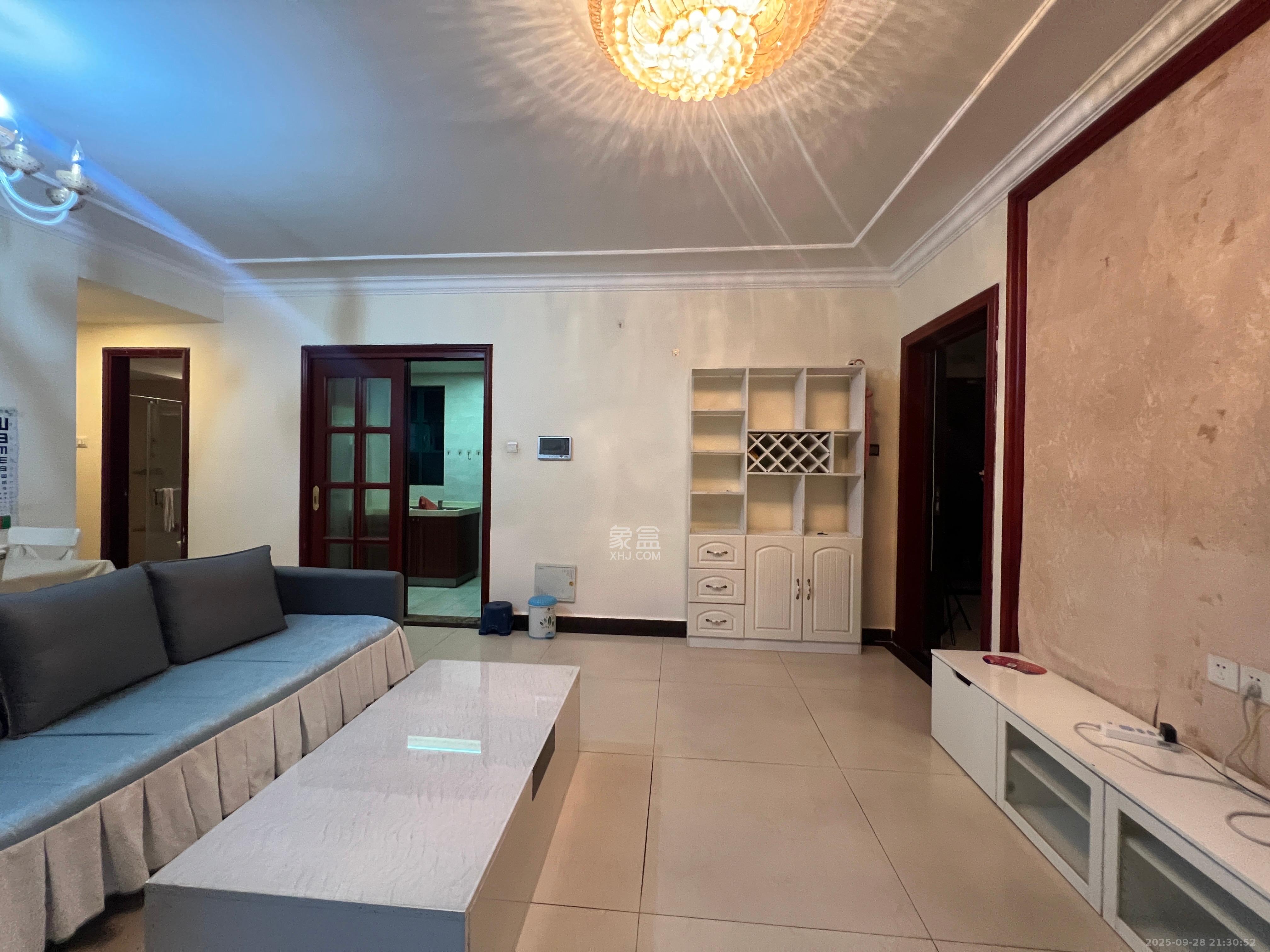 恒大雅苑 3室2厅2卫 2300.0元/月 恒大雅苑 3室2厅2卫 2300.0元/月室内图