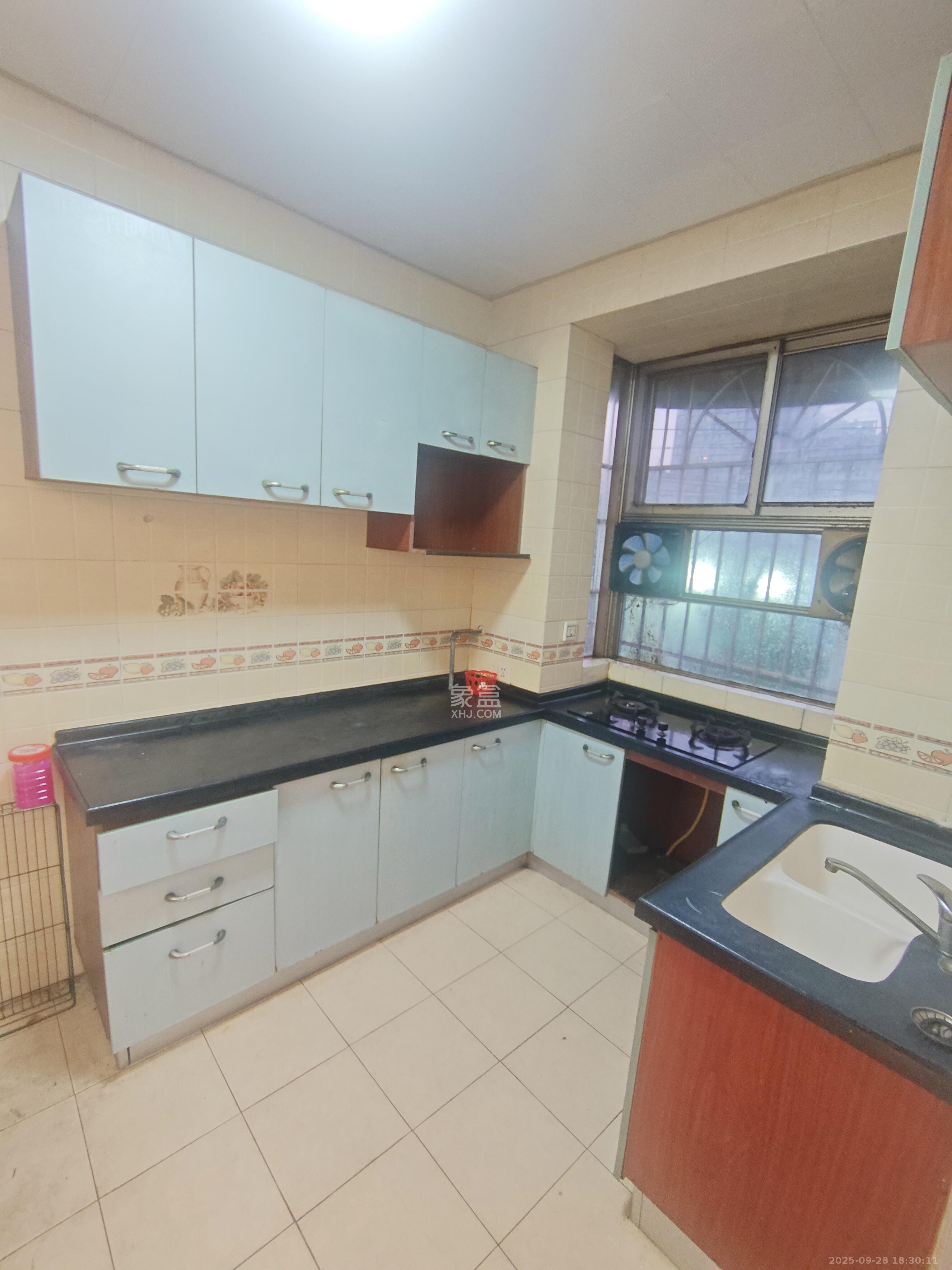 芙蓉区规划局宿舍 3室1厅1卫 1800.0元/月 芙蓉区规划局宿舍 3室1厅1卫 1800.0元/月室内图