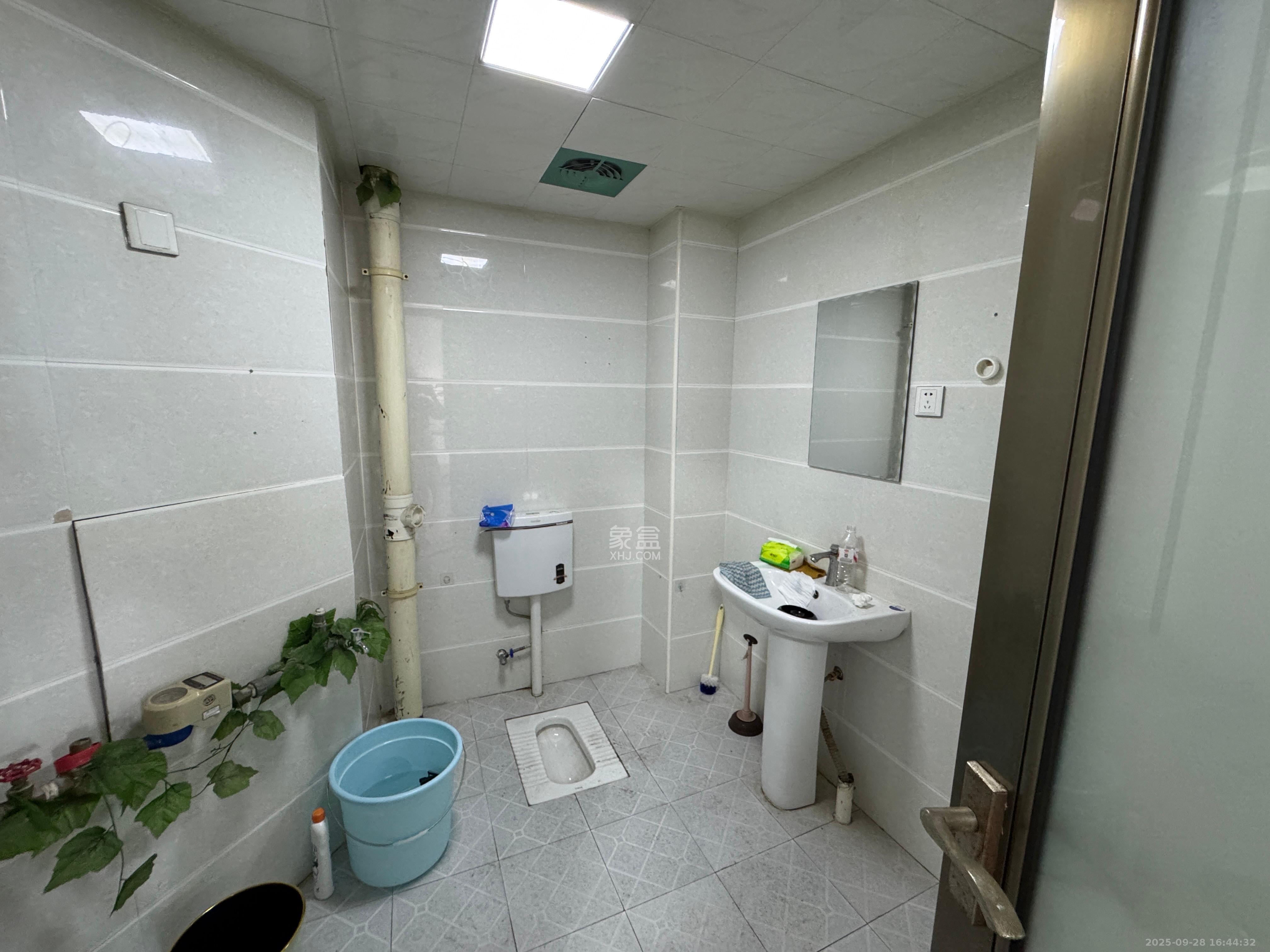 建安新商汇  2室2厅1卫    3600.0元/月室内图