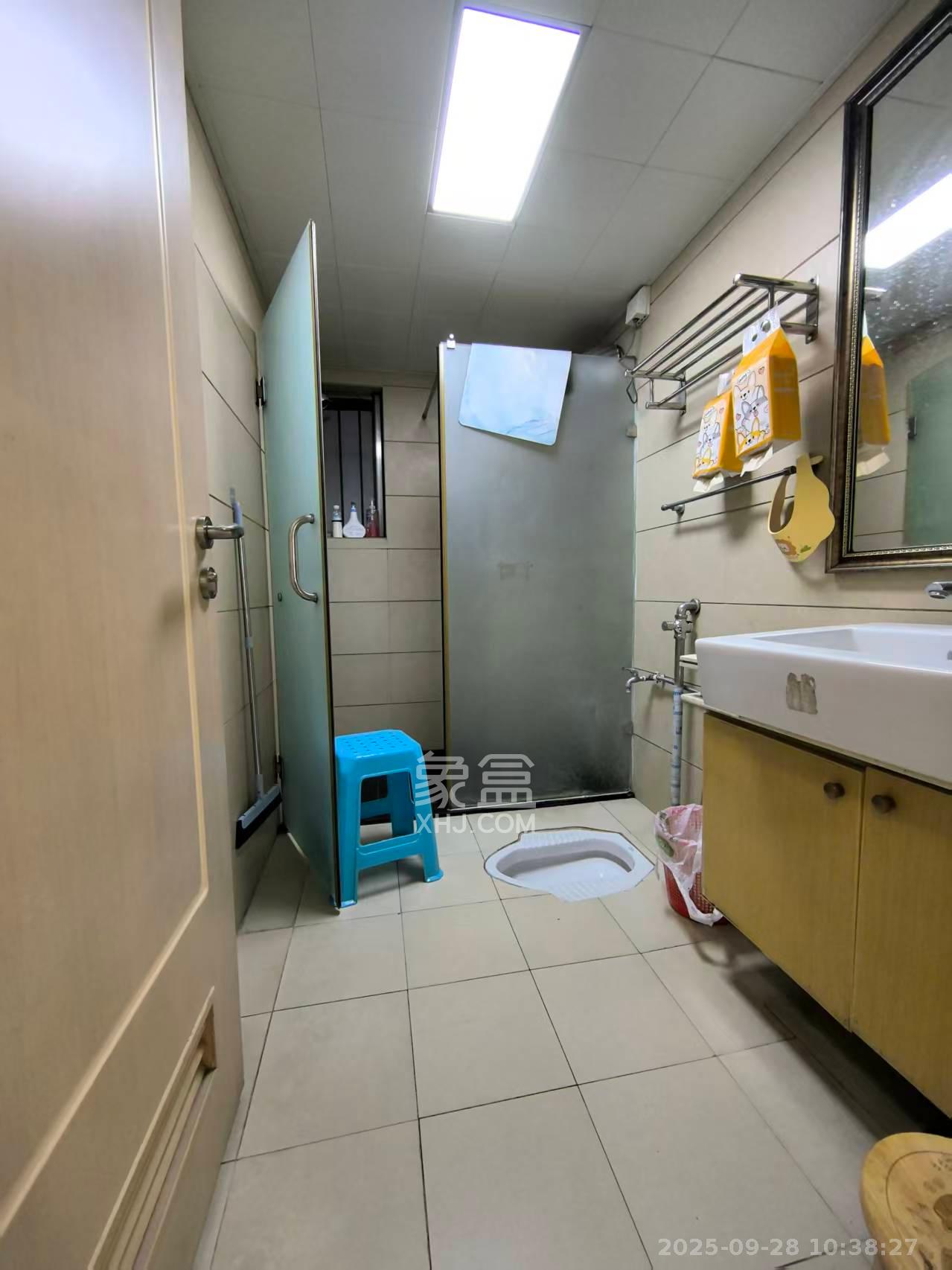 江山帝景雅典 3室2厅1卫 2000.0元/月 江山帝景雅典 3室2厅1卫 2000.0元/月室内图