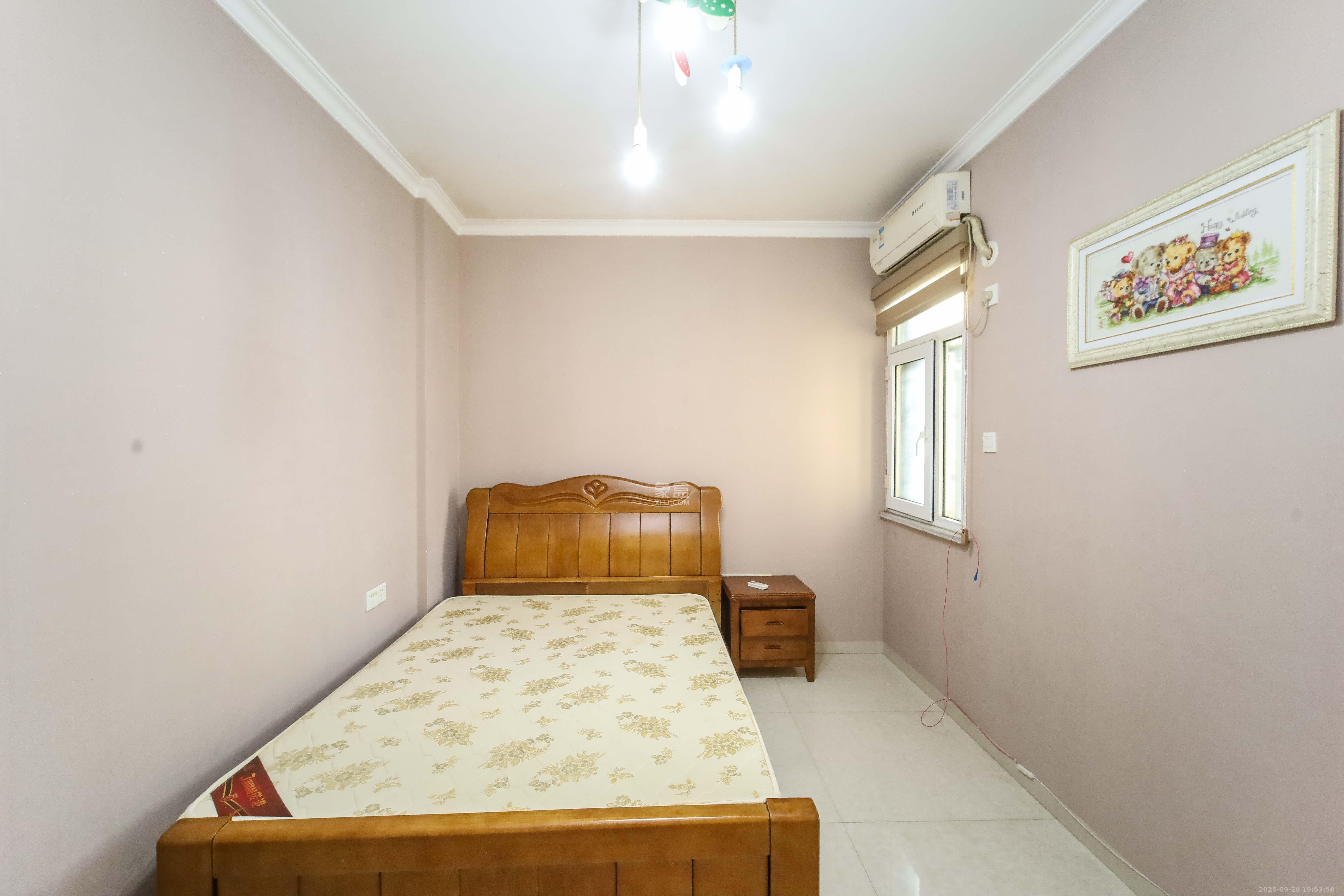 上东辛顿公寓 2室1厅1卫 59.8万 上东辛顿公寓 2室1厅1卫 59.8万卧室