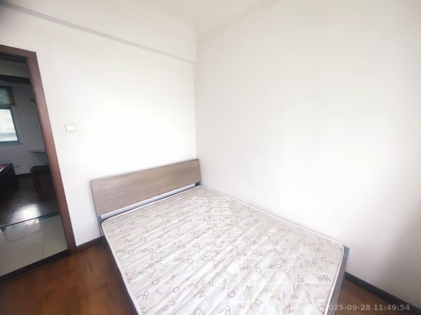 天天向上 1室2厅1卫 2100.0元/月 天天向上 1室2厅1卫 2100.0元/月室内图