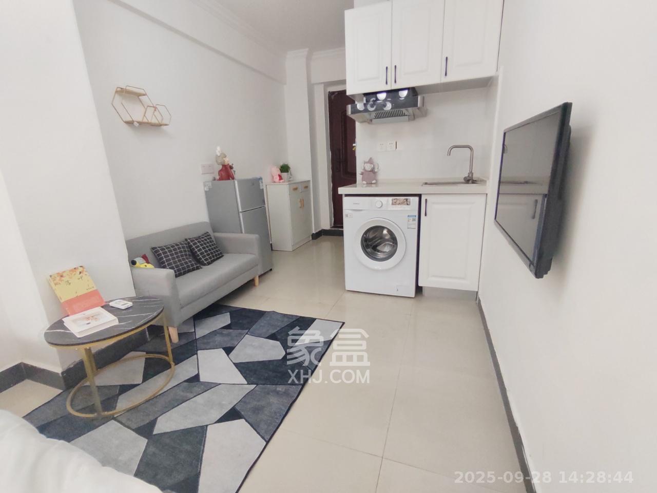 都市先锋 1室1厅1卫 1400.0元/月 都市先锋 1室1厅1卫 1400.0元/月室内图