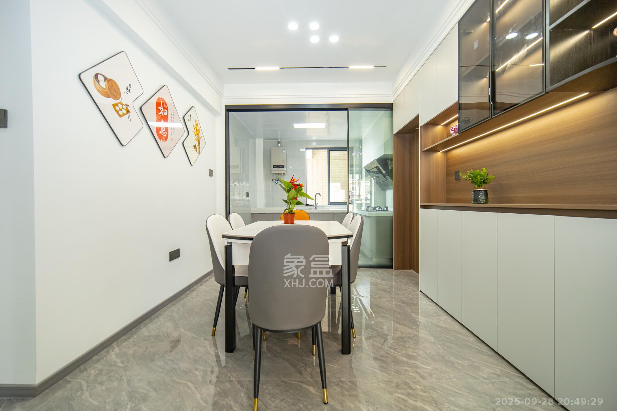 月湖兰庭  4室2厅1卫    126.8万其他