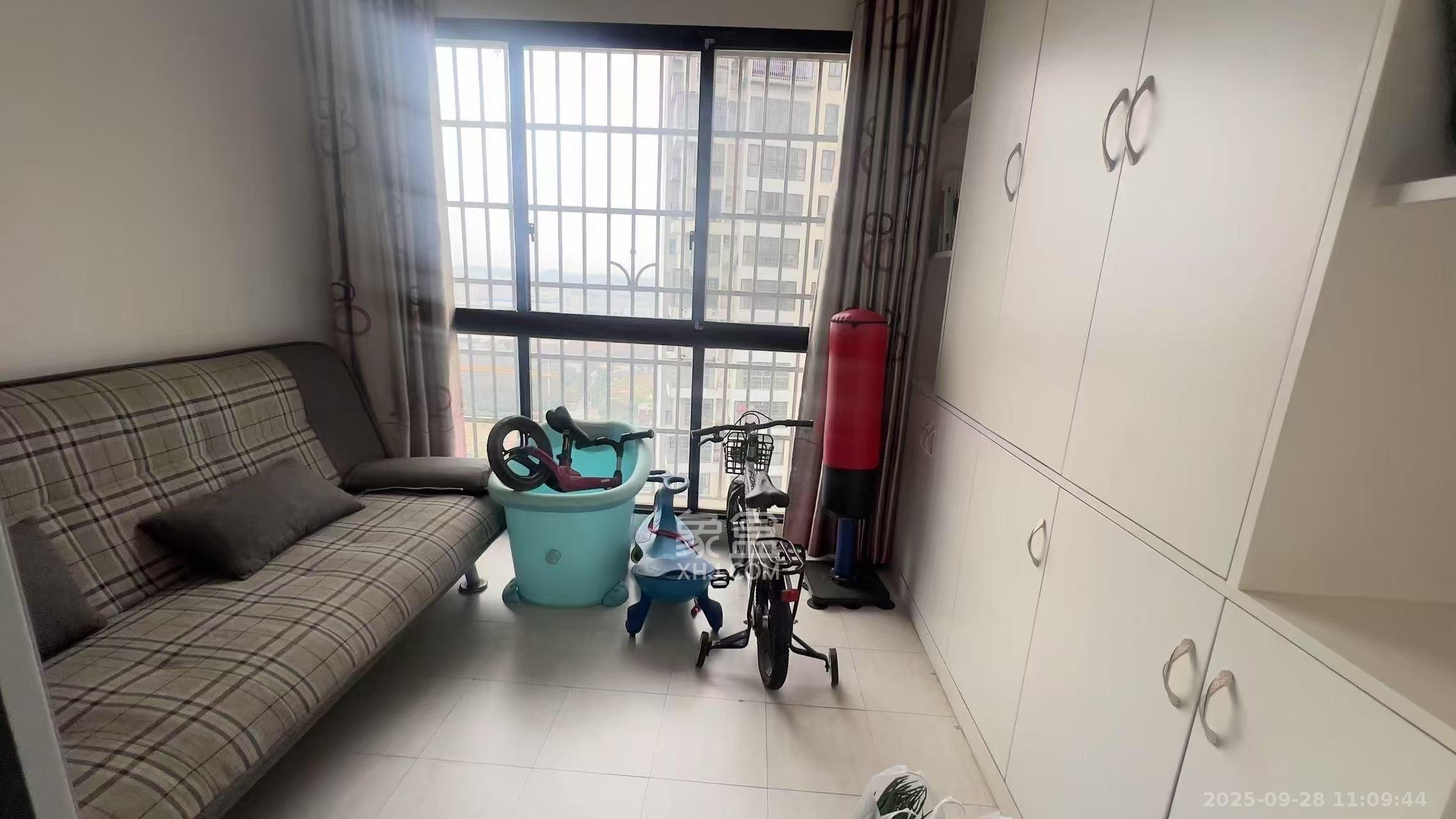 峰尚国际 3室2厅2卫 1600.0元/月 峰尚国际 3室2厅2卫 1600.0元/月室内图