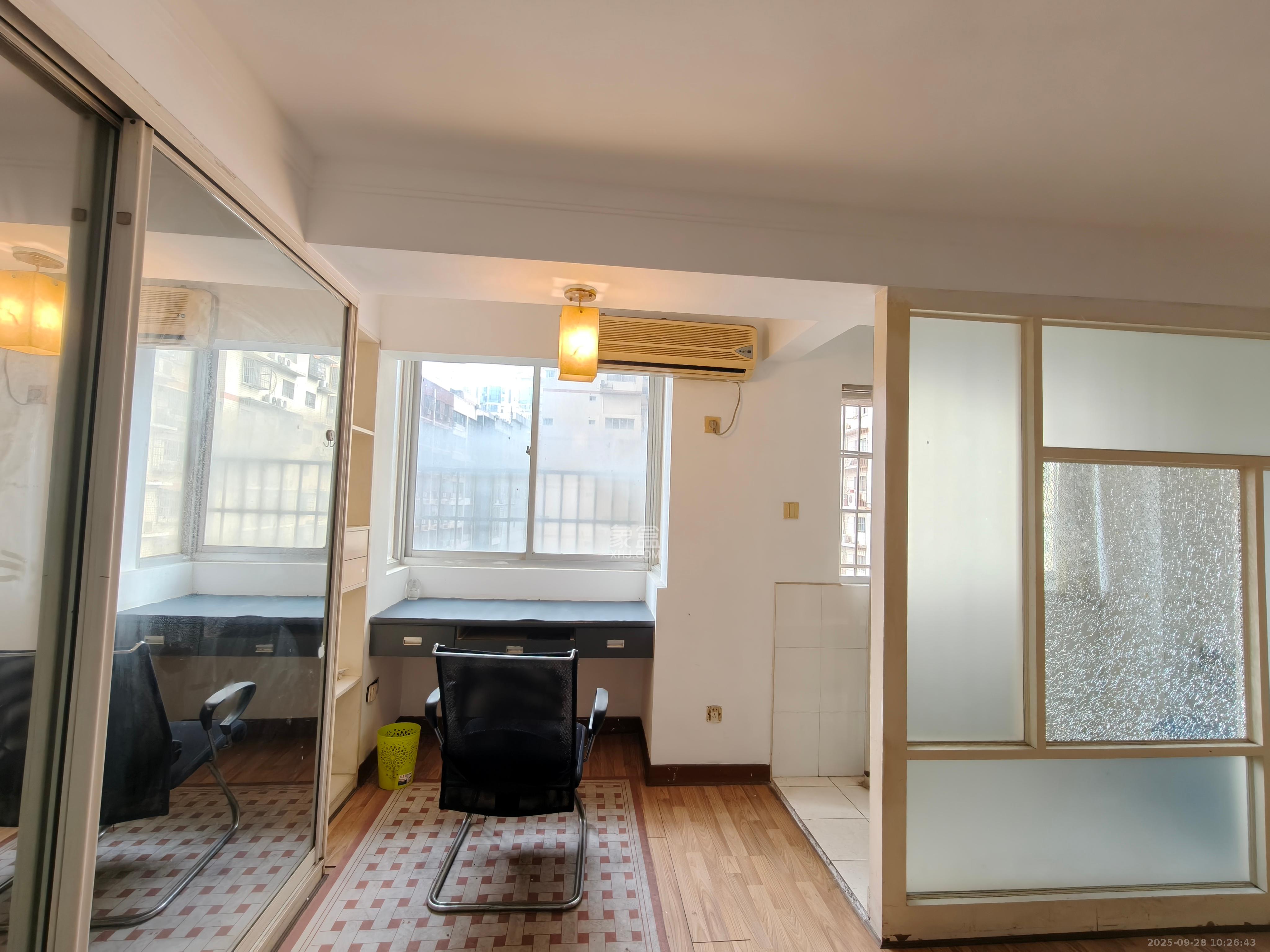 宏景名厦 2室2厅1卫 2300.0元/月 宏景名厦 2室2厅1卫 2300.0元/月室内图