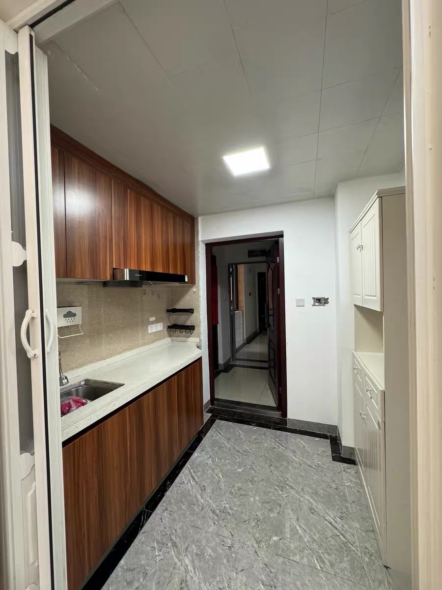 粤泰滨江花园 1室0厅1卫 1600.0元/月 粤泰滨江花园 1室0厅1卫 1600.0元/月室内图