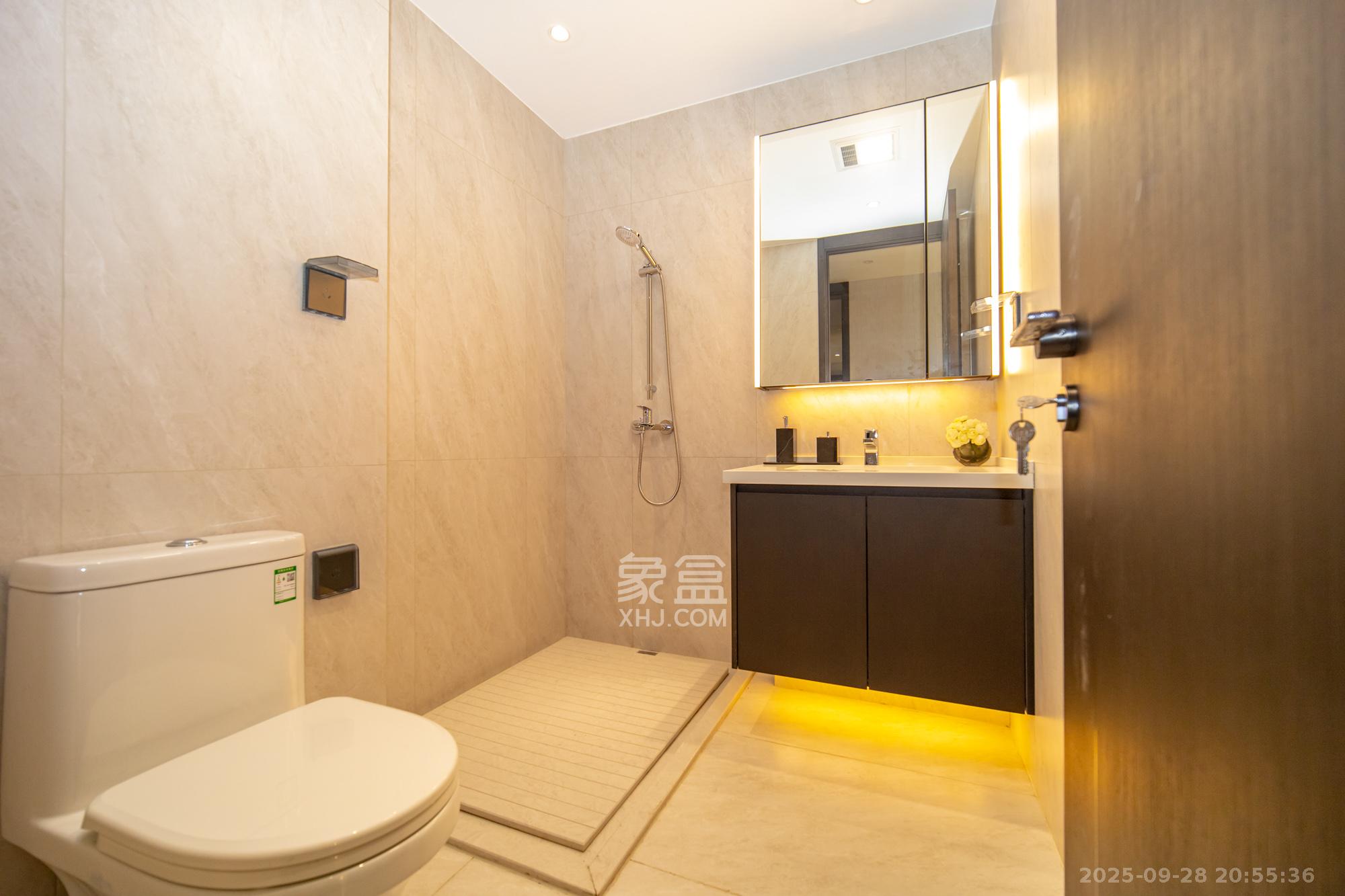 万科松湖天地 4室1厅3卫 440.0万 万科松湖天地 4室1厅3卫 440.0万卫生间