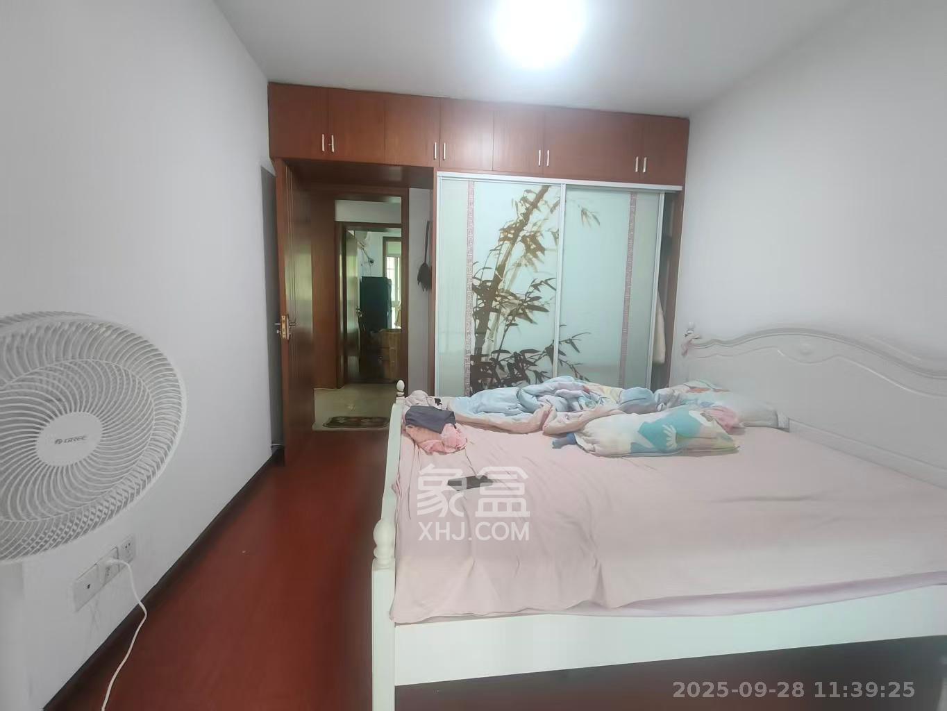 新诚小区  2室2厅1卫   1600.00元/月室内图