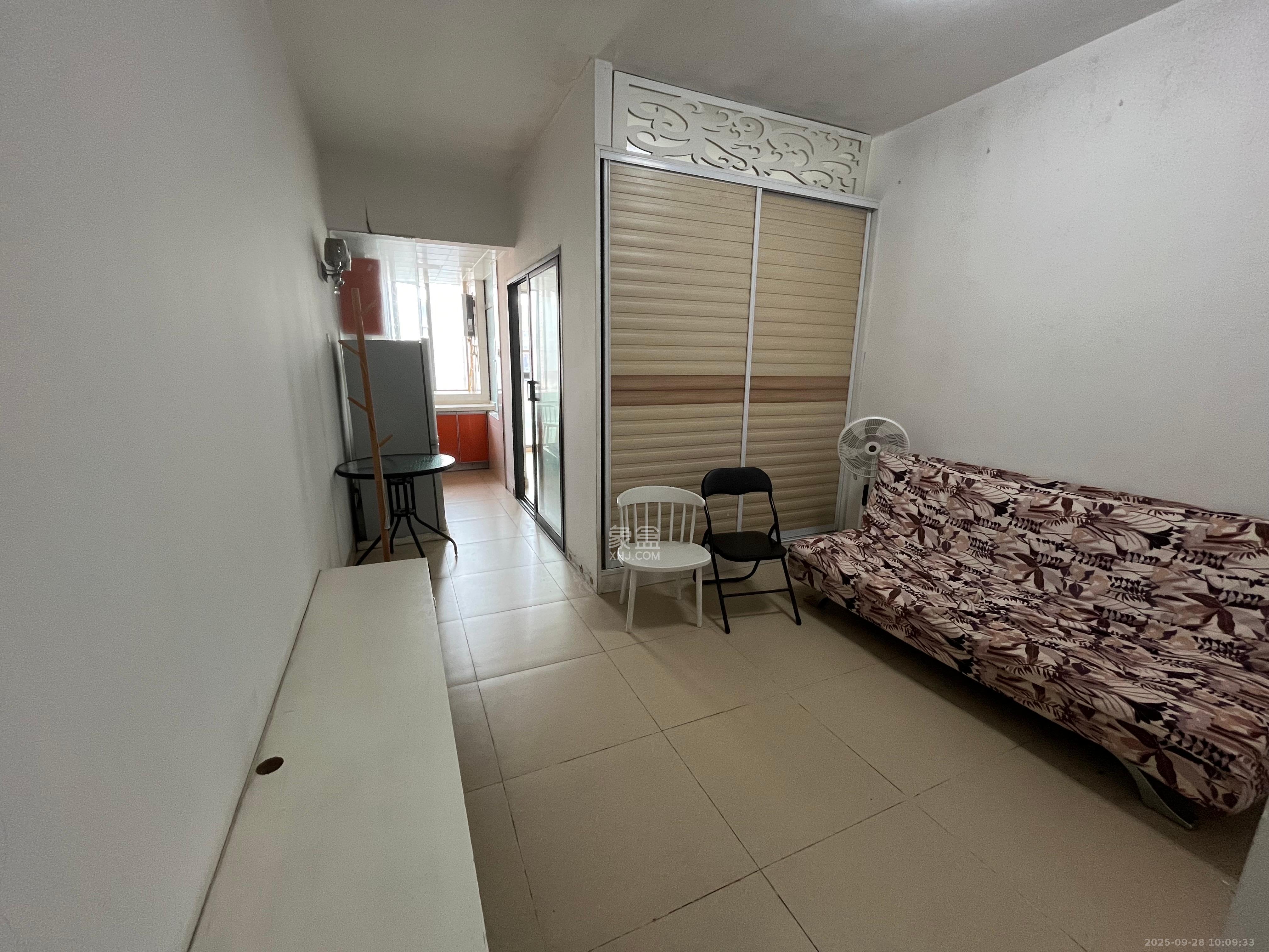 中城丽景香山园 1室1厅1卫 1400.0元/月 中城丽景香山园 1室1厅1卫 1400.0元/月室内图