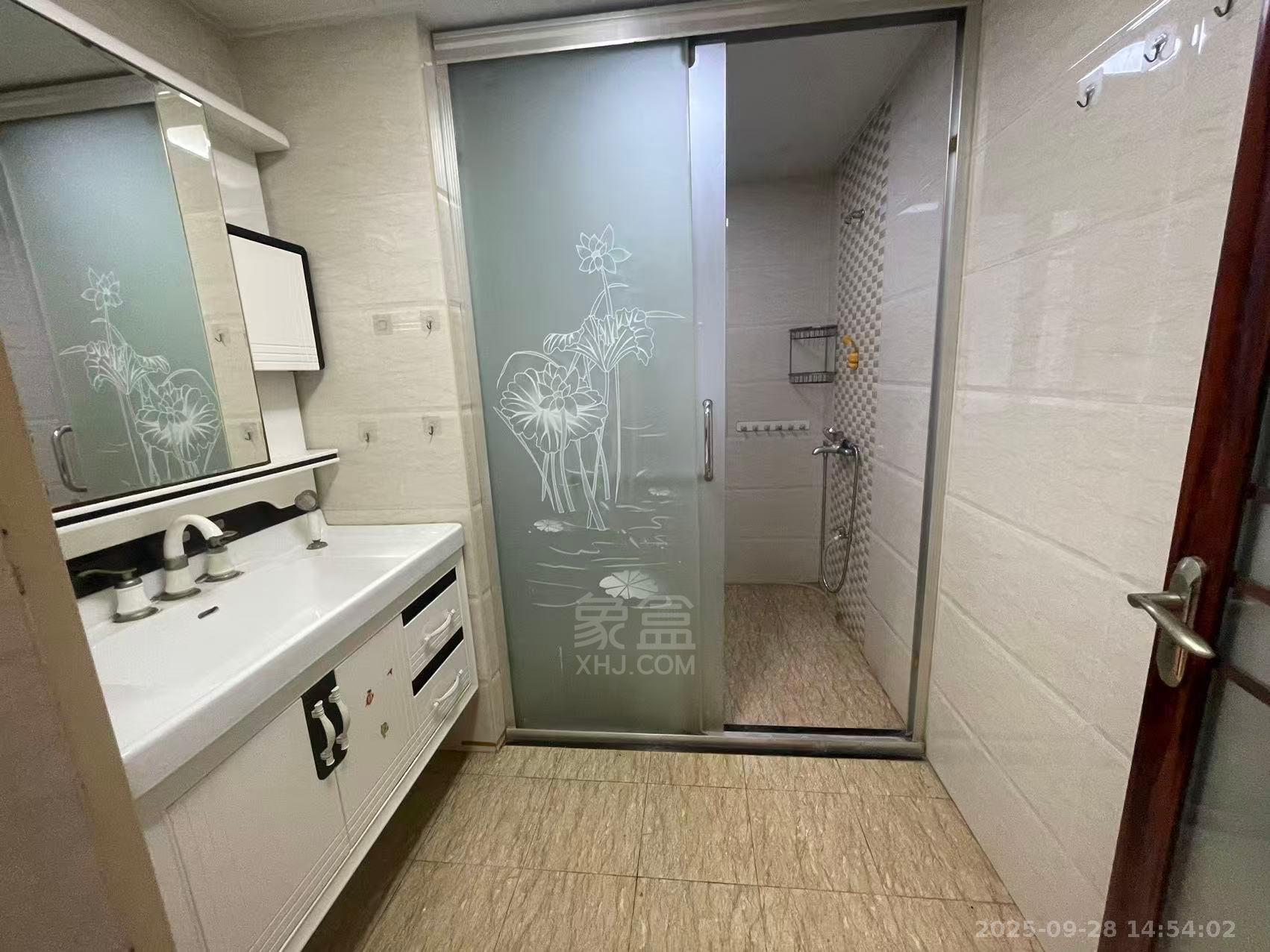 庐山春天早安华晨 3室2厅2卫 2000.0元/月 庐山春天早安华晨 3室2厅2卫 2000.0元/月室内图