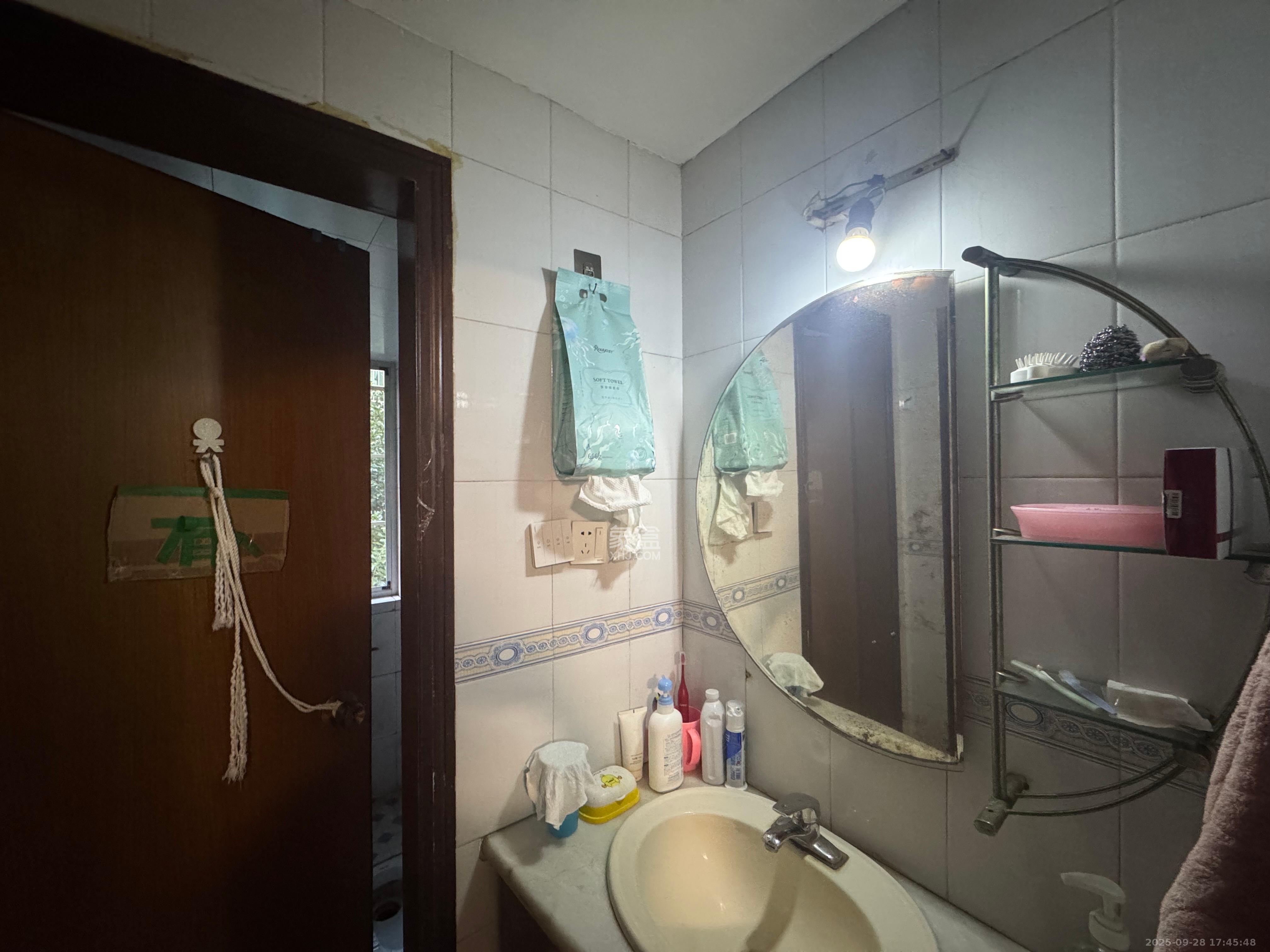 金泰小区 1室2厅1卫 2000.0元/月 金泰小区 1室2厅1卫 2000.0元/月室内图