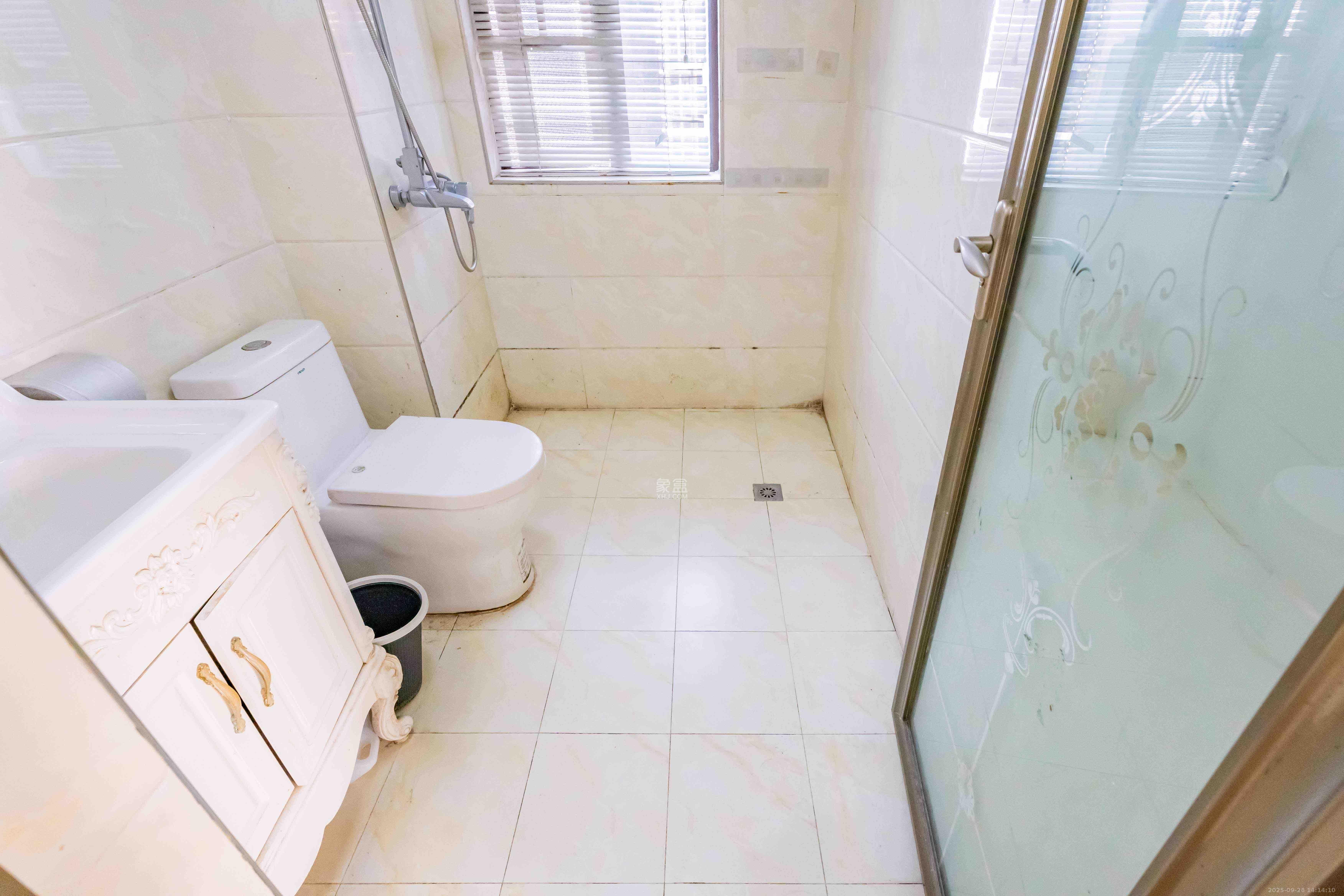 海洋半岛(月珑湾) 3室2厅2卫 2700.0元/月 海洋半岛(月珑湾) 3室2厅2卫 2700.0元/月室内图