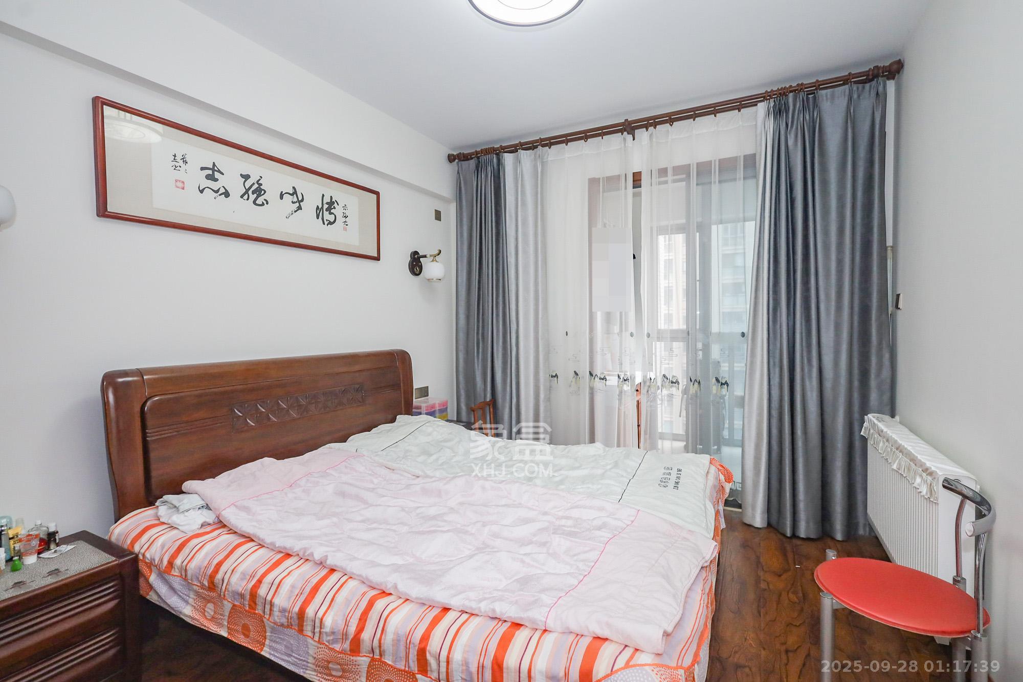 八方小区C区 4室2厅2卫 500.0万 八方小区C区 4室2厅2卫 500.0万卧室