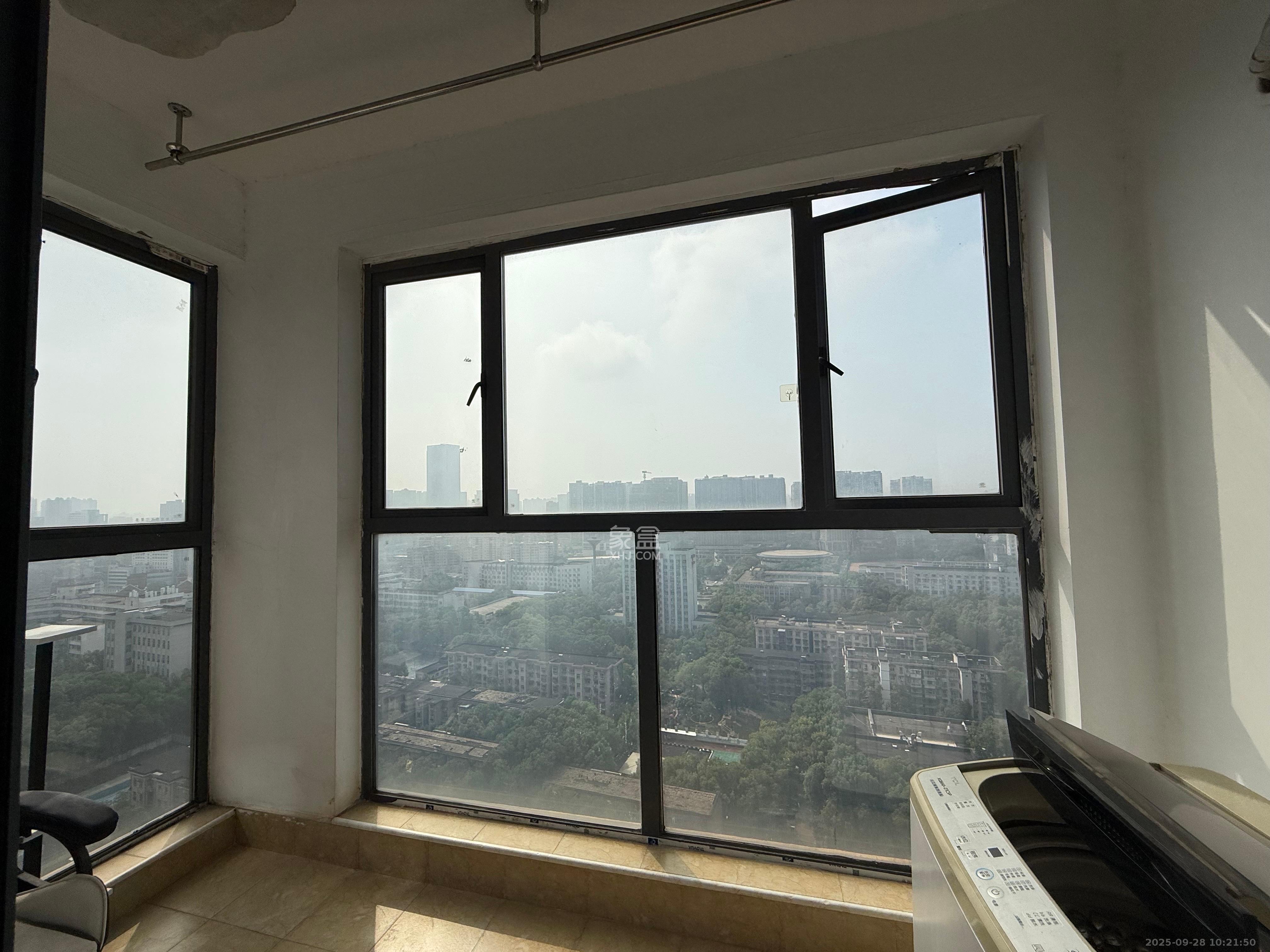 荣盛花语书苑  2室2厅1卫    2400.0元/月室内图