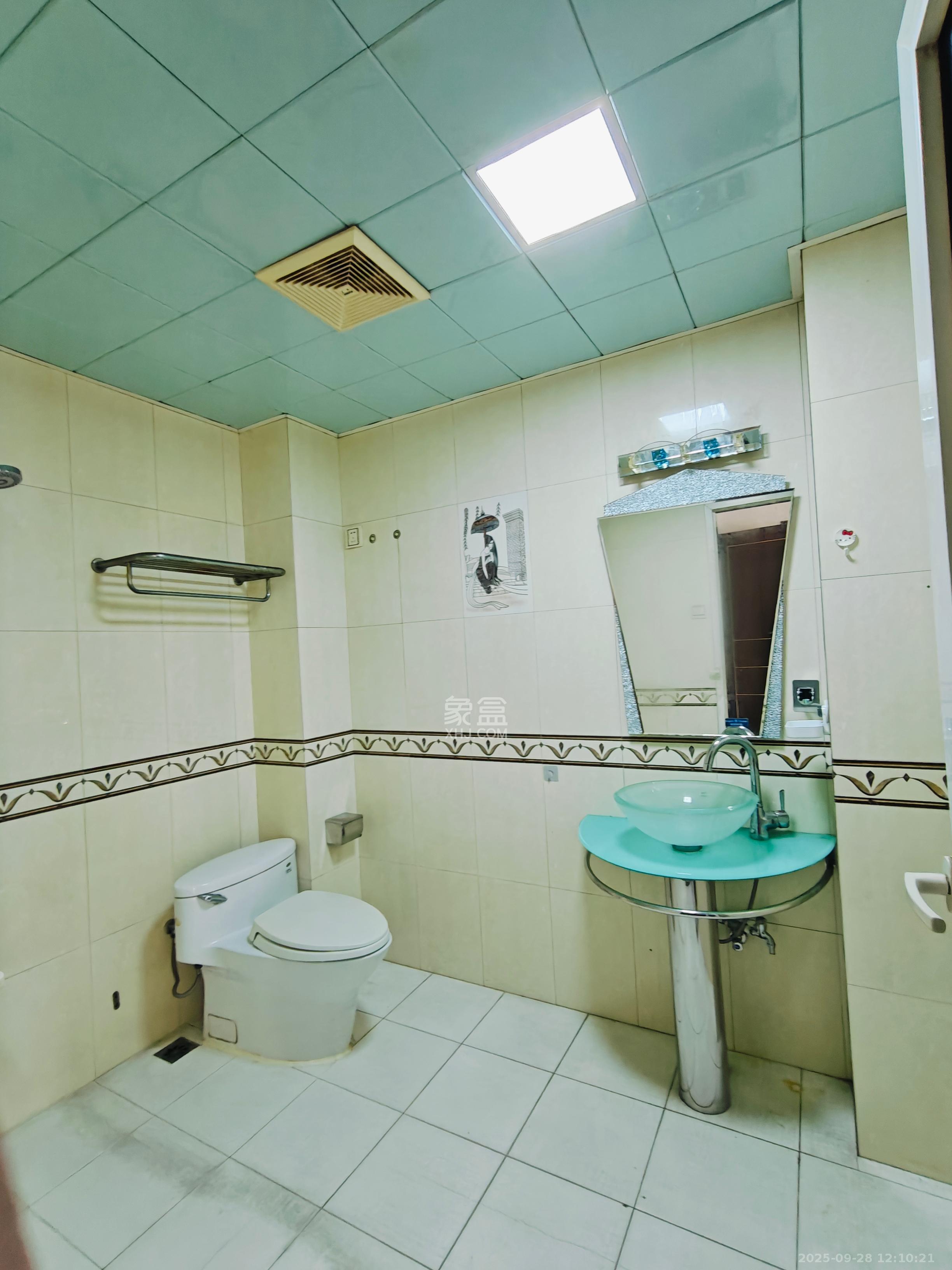 朝阳欣园  3室2厅2卫    3400.0元/月 朝阳欣园  3室2厅2卫    3400.0元/月室内图