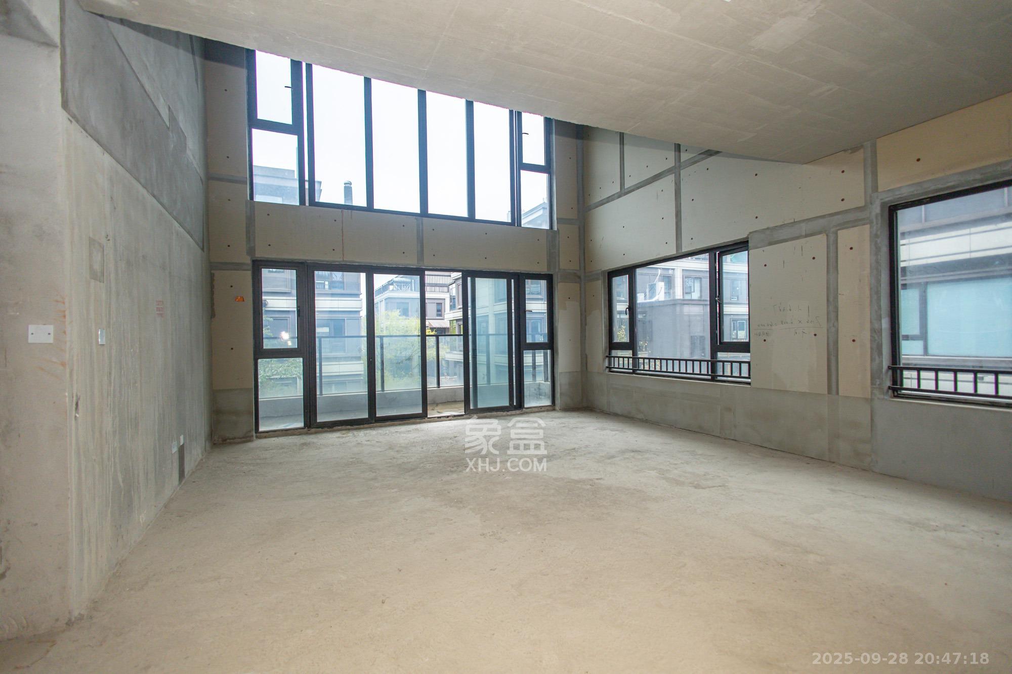 东原麓印长江C区  4室2厅2卫    260.0万