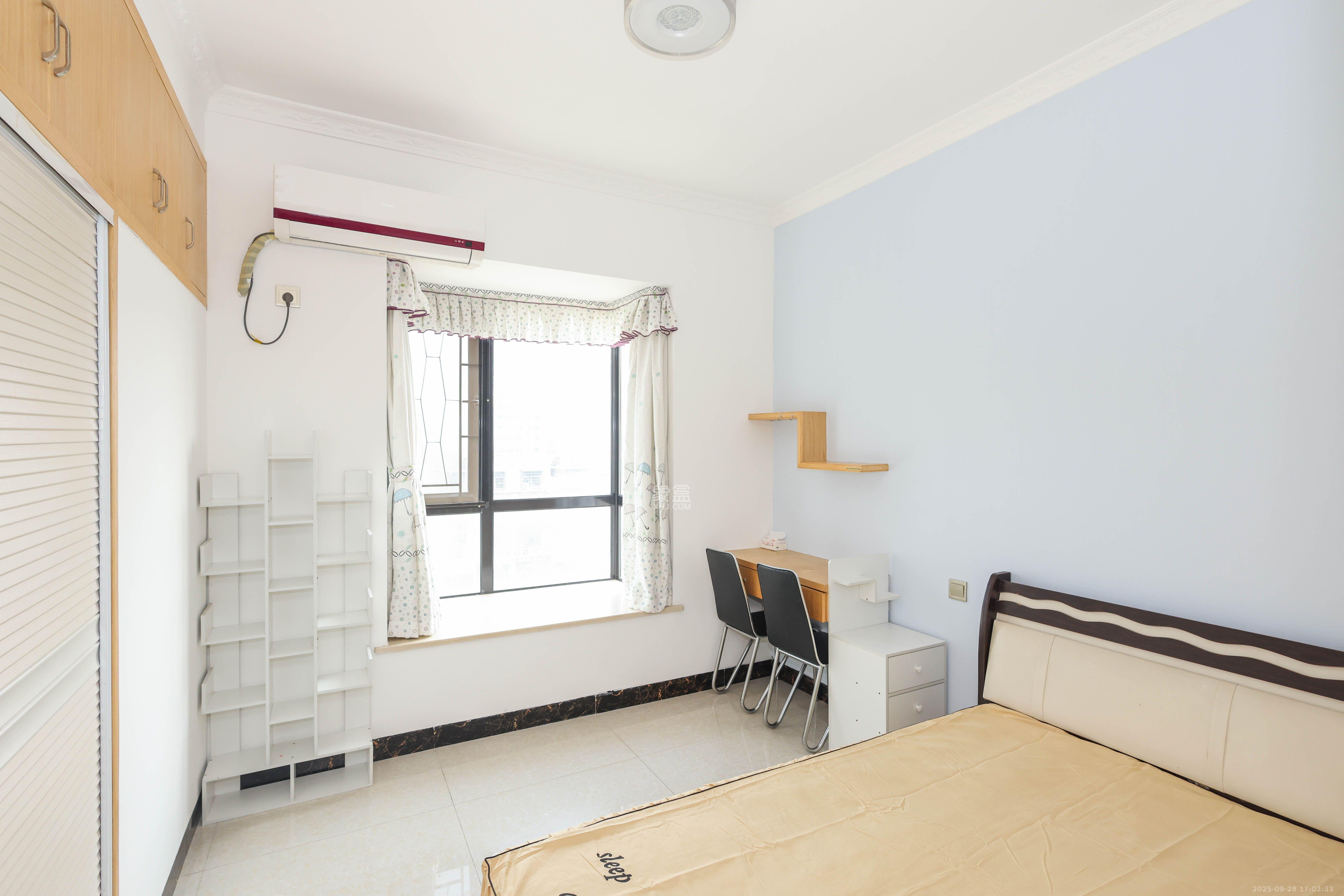 麓谷明珠  2室2厅1卫    2300.0元/月室内图